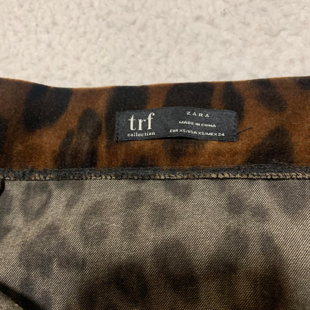 Minifalda de terciopelo con estampado de leopardo para mujer de Zara TRF, talla XS, marrón, negra, estilo retro Y2K