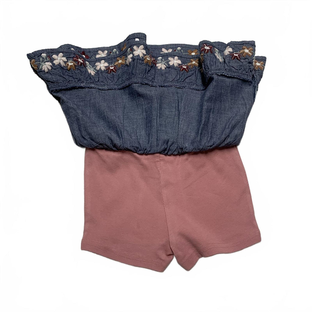 Falda vaquera azul con bordado floral y pantalones cortos rosas para niñas Gymboree talla 3T