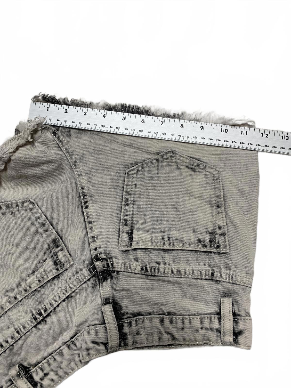 LE LIS Pantalones cortos vaqueros desgastados grises talla pequeña W25 de tiro medio con dobladillo deshilachado
