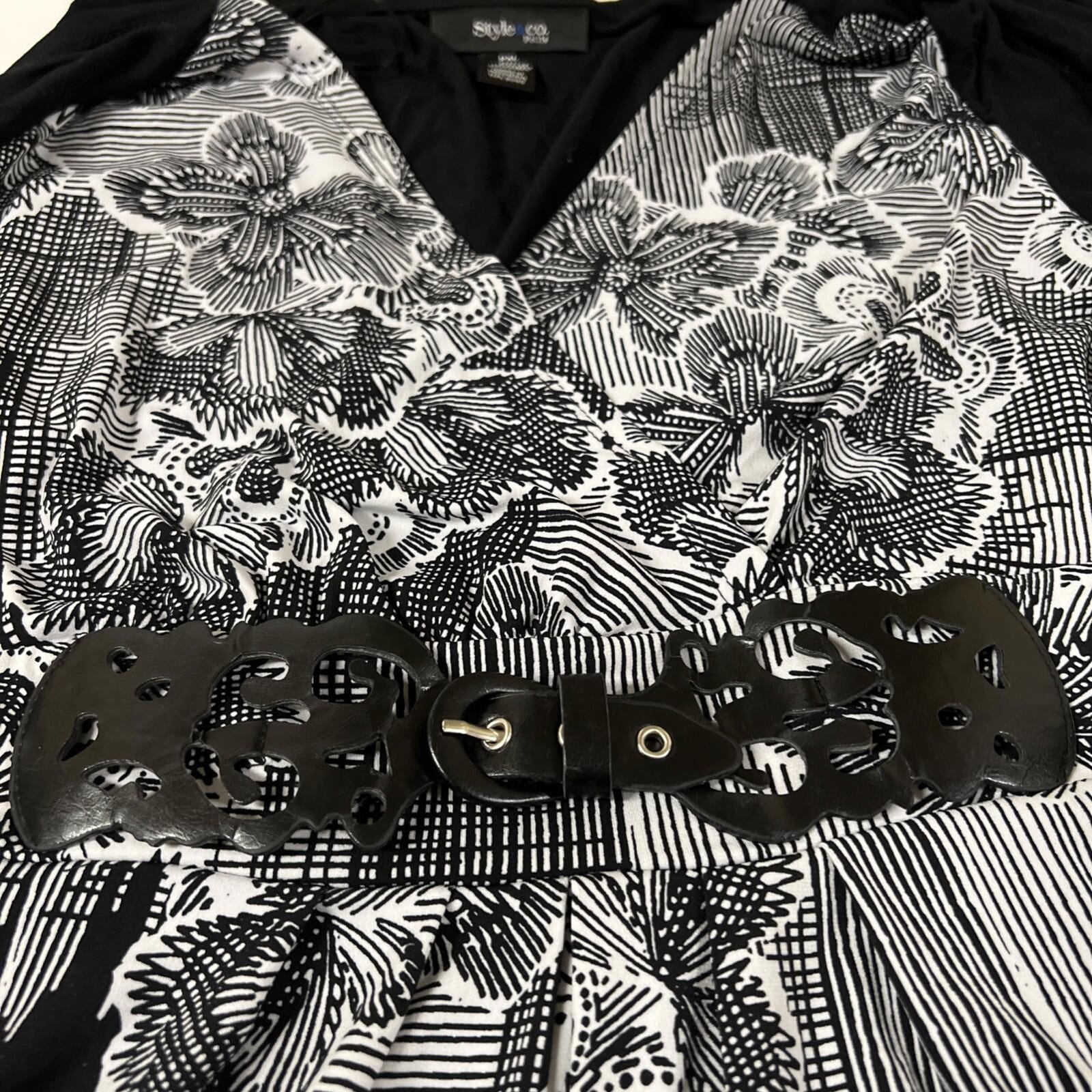 Túnica con cinturón estilo bohemio festivo en blanco y negro PXL para mujer de Style &amp; Co.