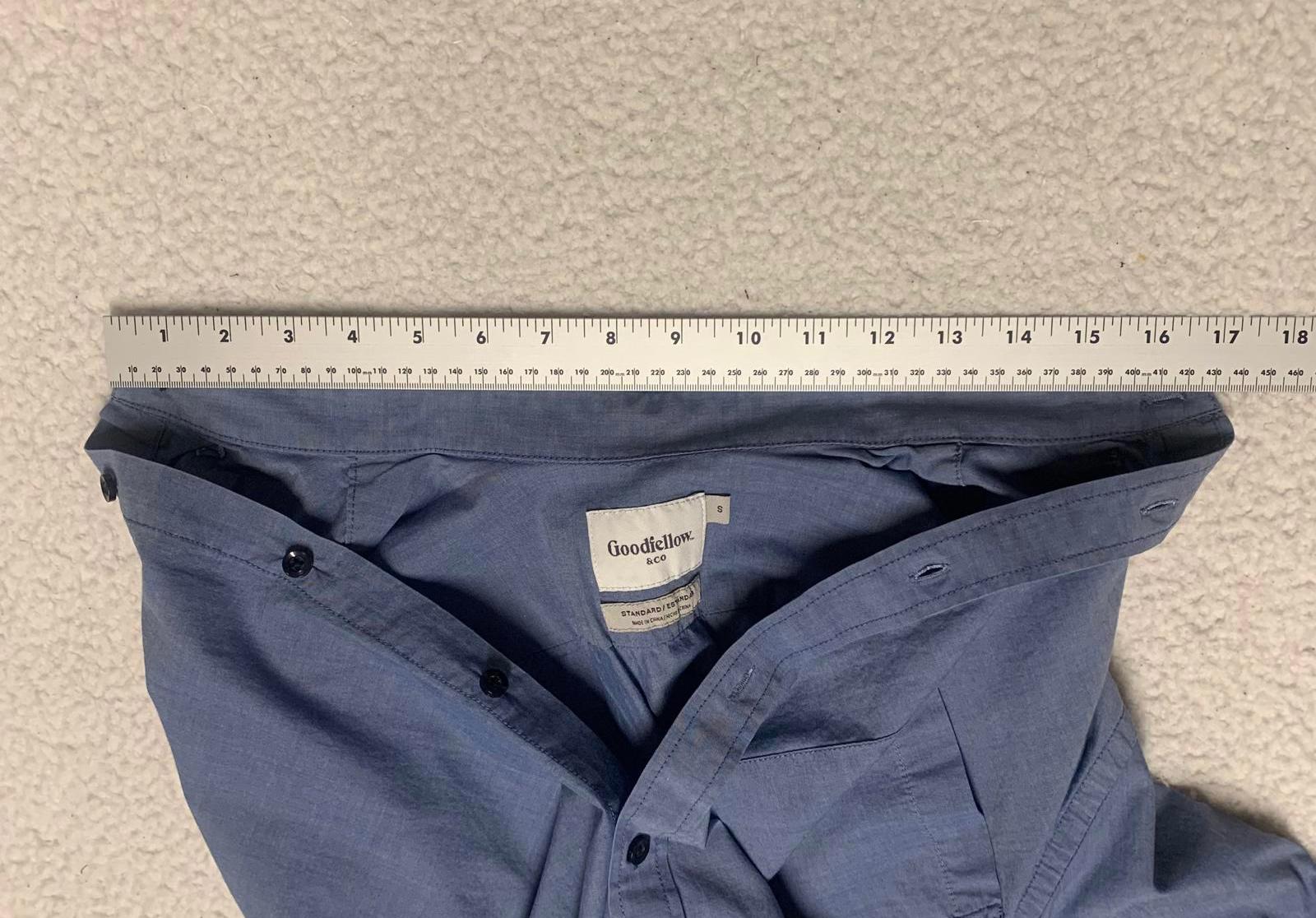 Camisa de mezclilla suave azul claro con botones Goodfellow &amp; Co para hombre, talla pequeña