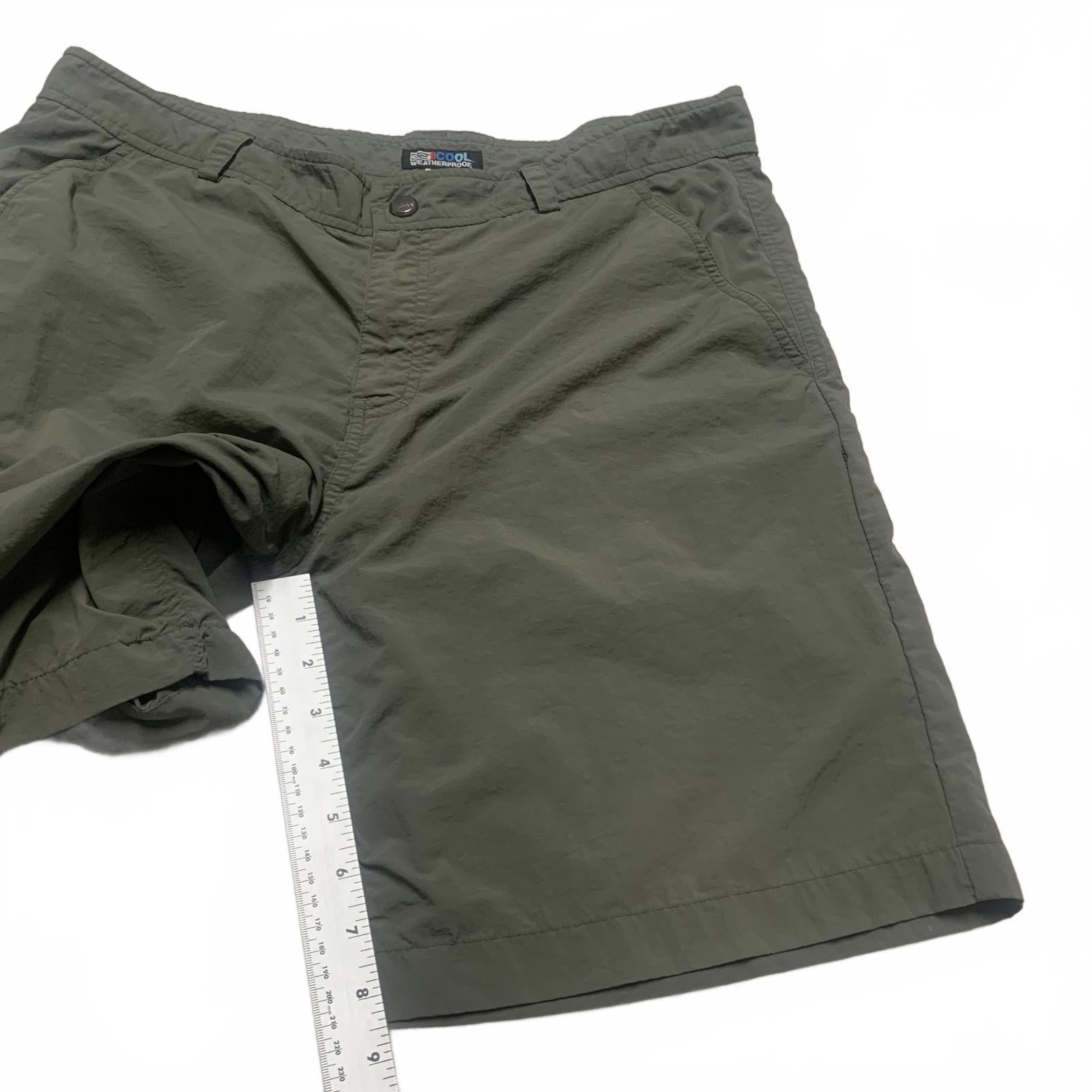32 Degrees Cool Weatherproof Men's Shorts  Sz 36  Comfortable Nylon W37