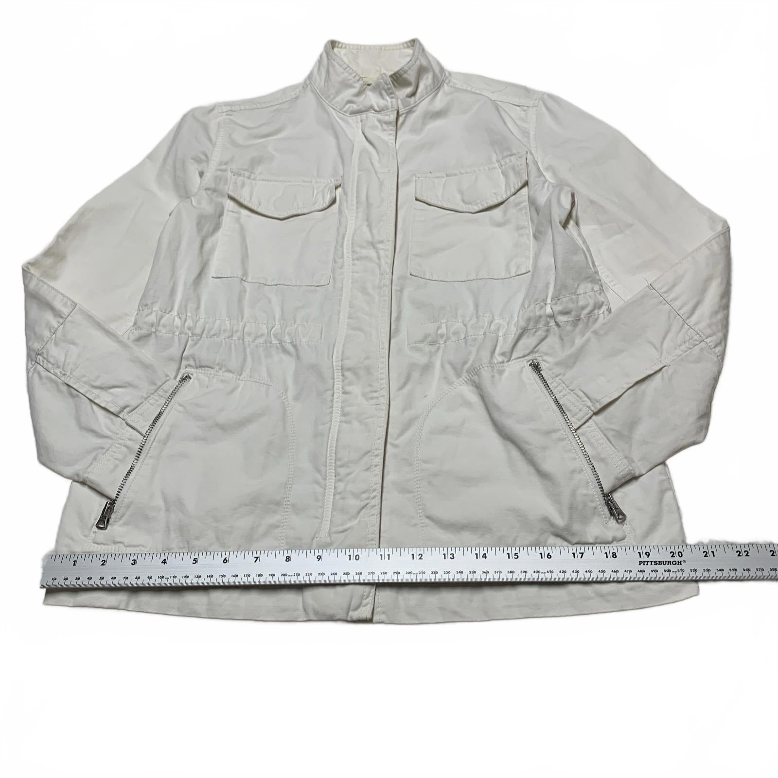 Chaqueta utilitaria ligera de algodón color blanco roto para mujer de GAP, talla mediana