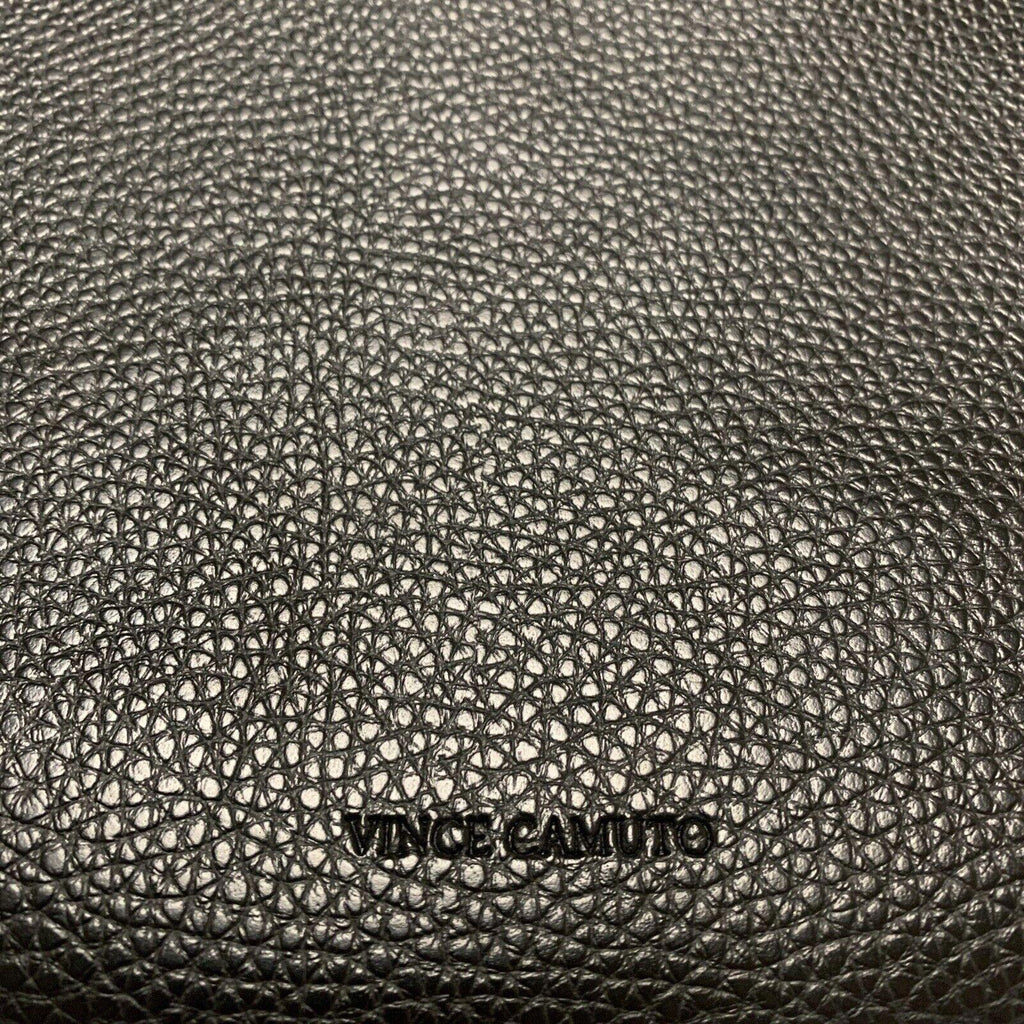 Bolso tote de piel vegana suave con diseño granulado de rayas grises y negras para mujer de Vince Camuto