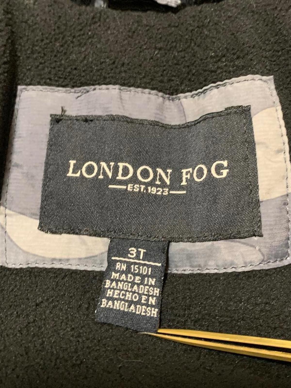 Abrigo de invierno London Fog para niños, talla 3T, negro, con forro polar y capucha de piel sintética extraíble