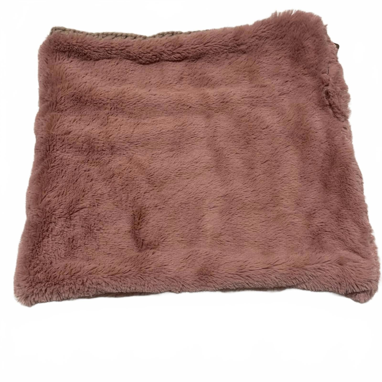 Elegante cuello de punto de piel sintética de color malva reversible, acogedor y elegante para climas fríos.