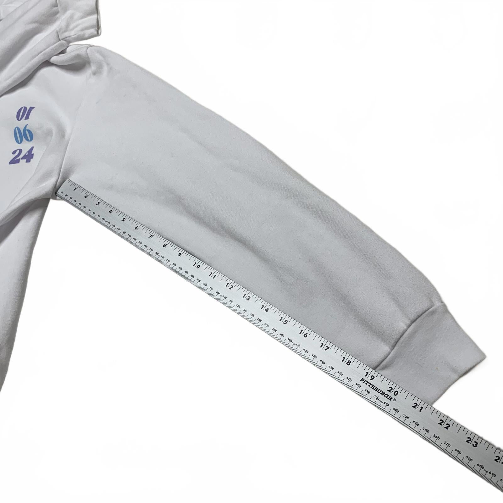 Sudadera con capucha y diseño gráfico en blanco mediano para mujer de la colección Bella + Canvas Fleece