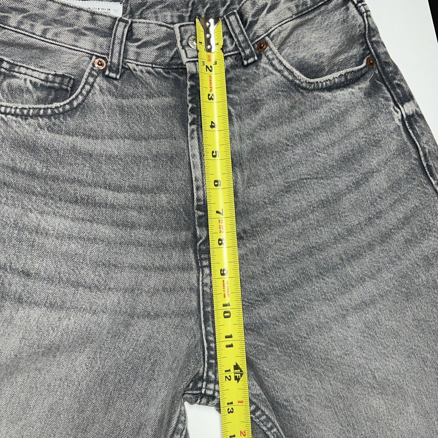 Zara Jeans Women's Size 6  Denim Gray  Cropped Frayed Edge