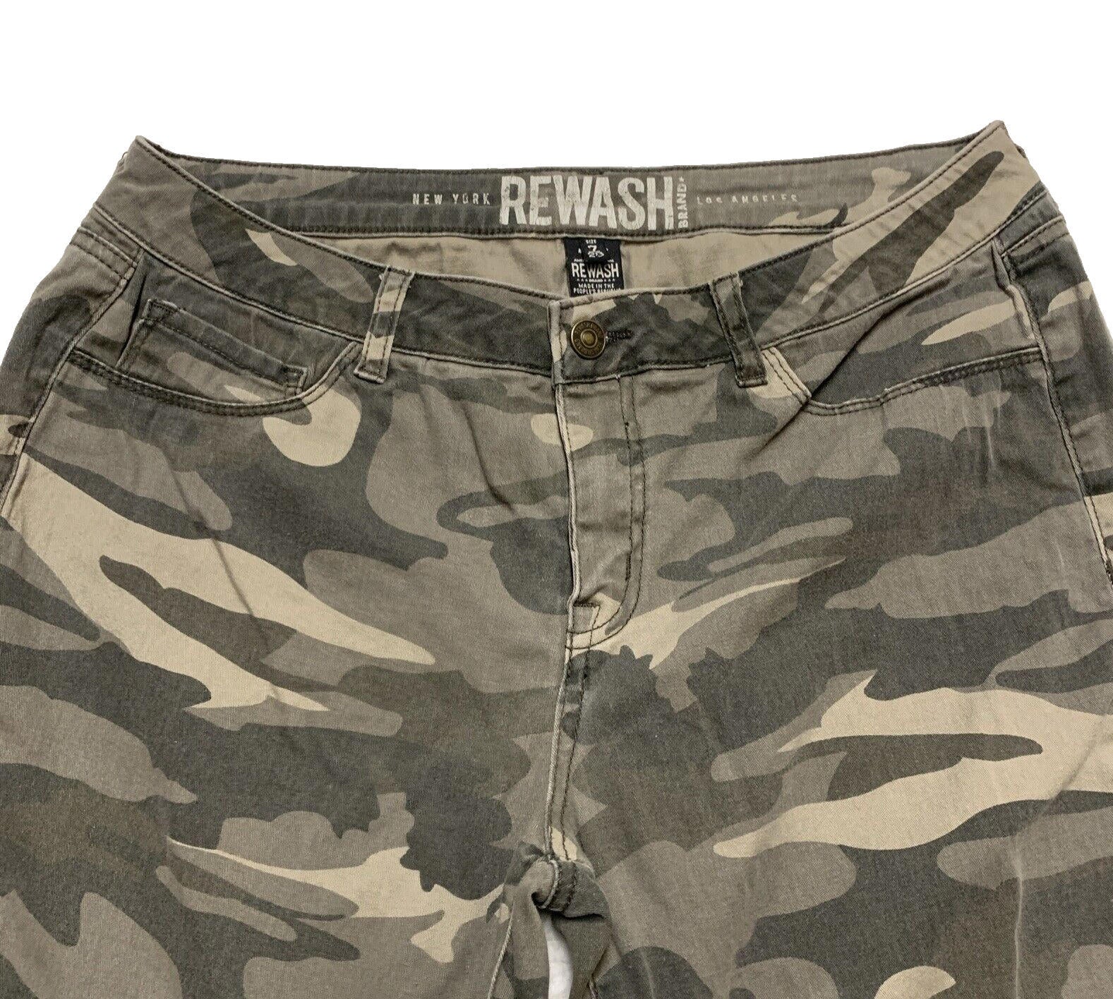 Pantalones rectos con estampado de camuflaje verde oliva para niños de la marca Rewash, talla 7/28