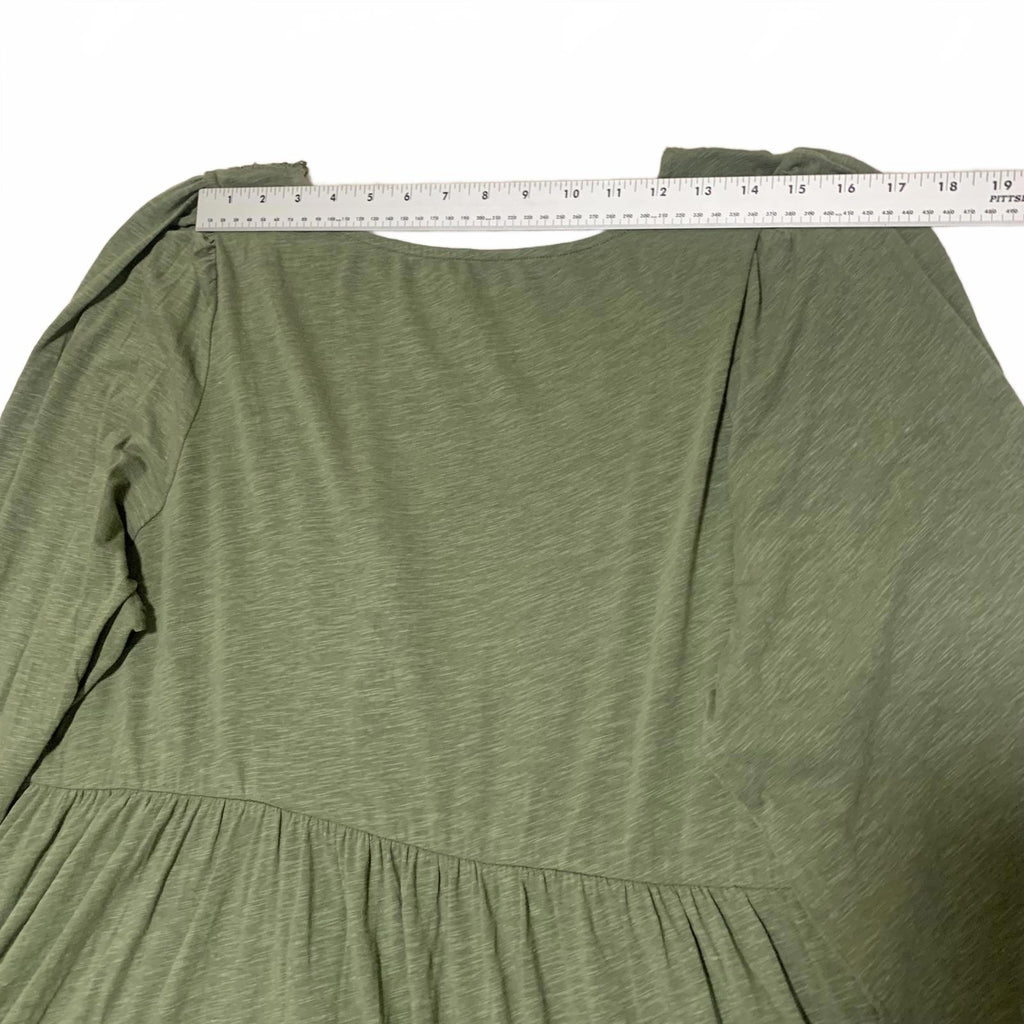 Camiseta de jersey flameado supersuave Torrid para mujer, talla 2, verde oliva