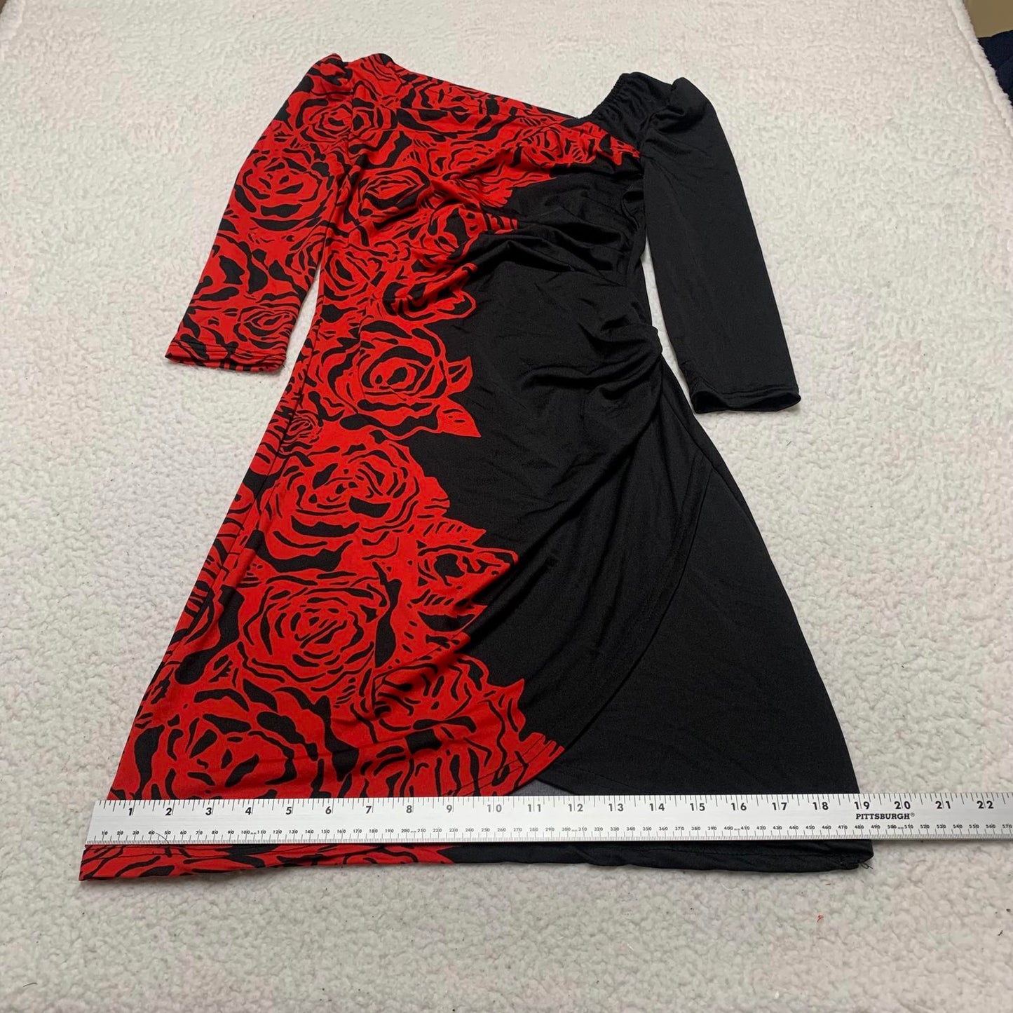 SZ Perfect Style by Shez Women’s Size Small Black Red Rose Print Dress