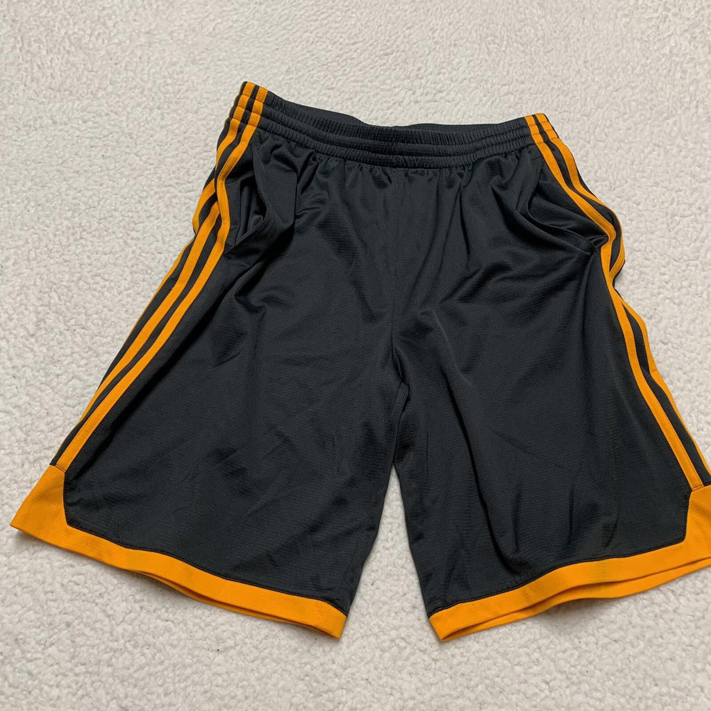 Pantalón corto deportivo Adidas para niño, talla XL 18, color gris oscuro y naranja, con 3 rayas - Baloncesto