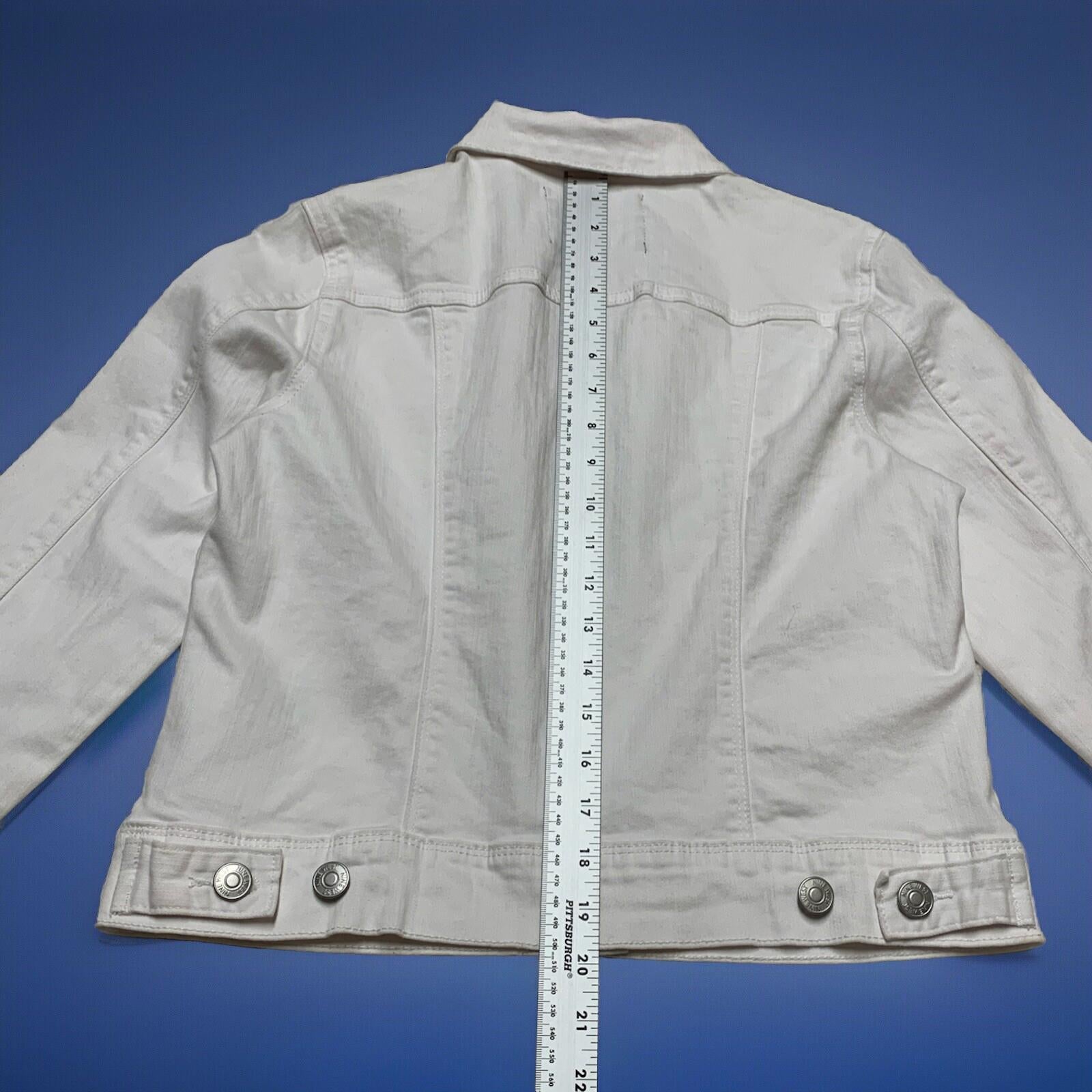 Chaqueta vaquera Sarah blanca pequeña con botones para mujer de Nine West Jeans