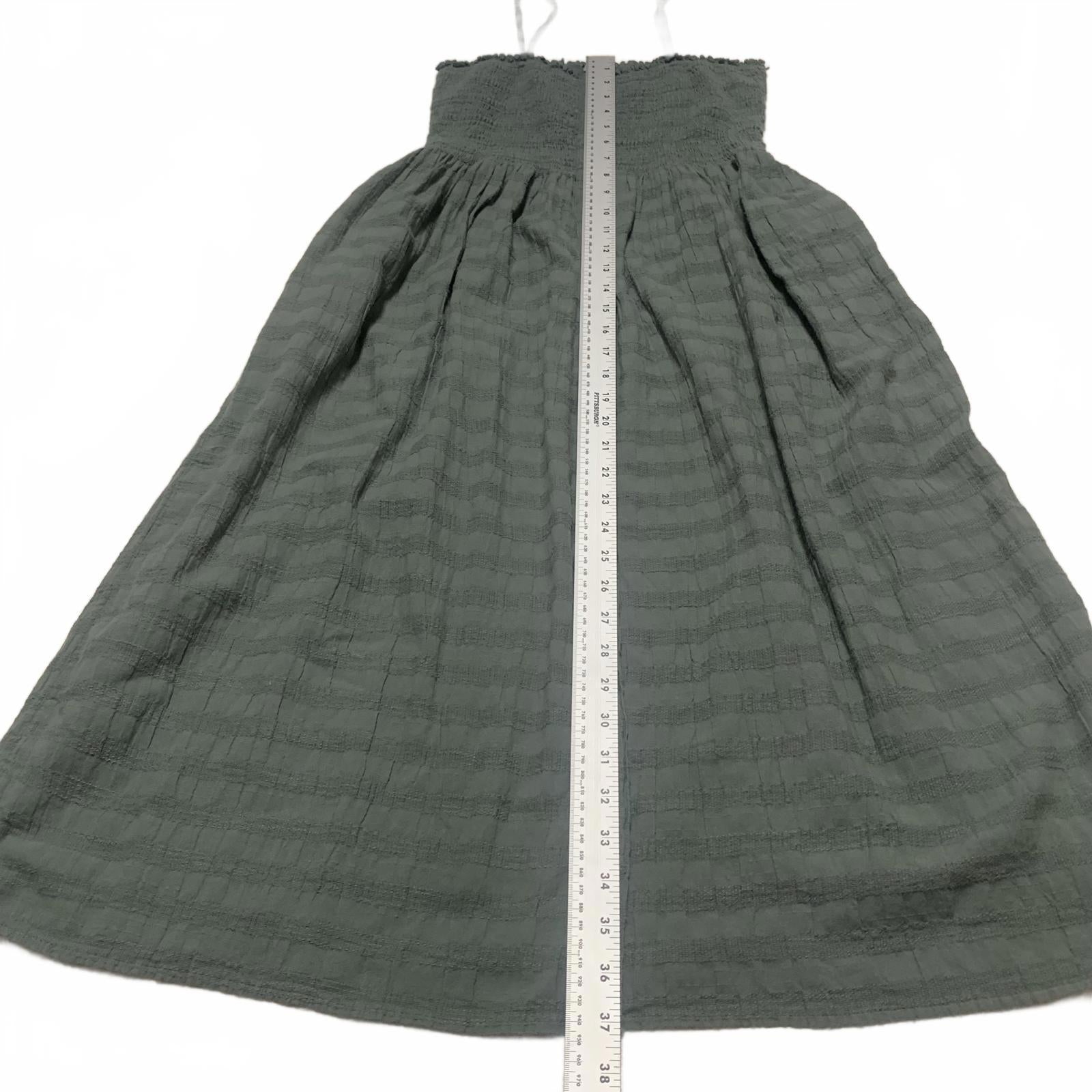 Vestido midi verde fruncido Aerie para mujer, talla XS, con botones en el exterior y tirantes sin mangas