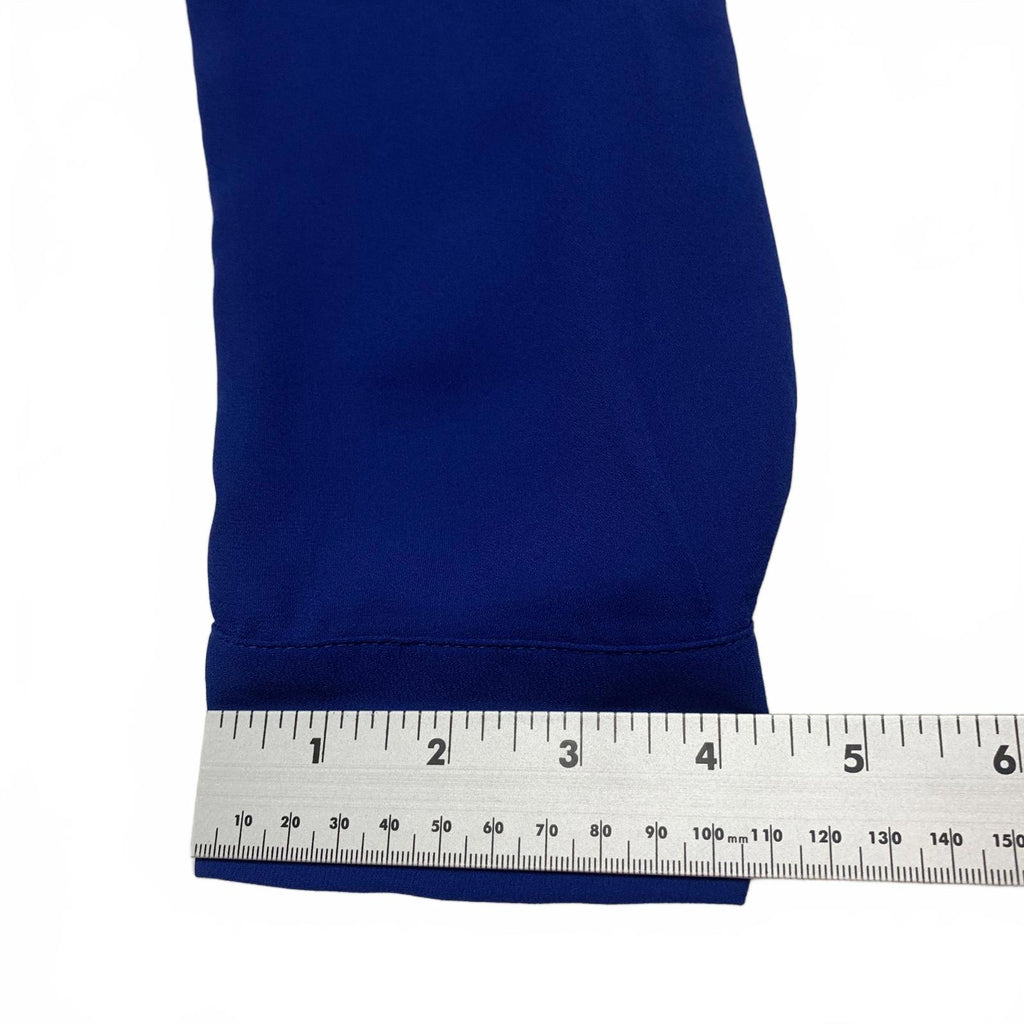 Blusa de manga larga abotonada azul rey mediano para mujer, talla limitada