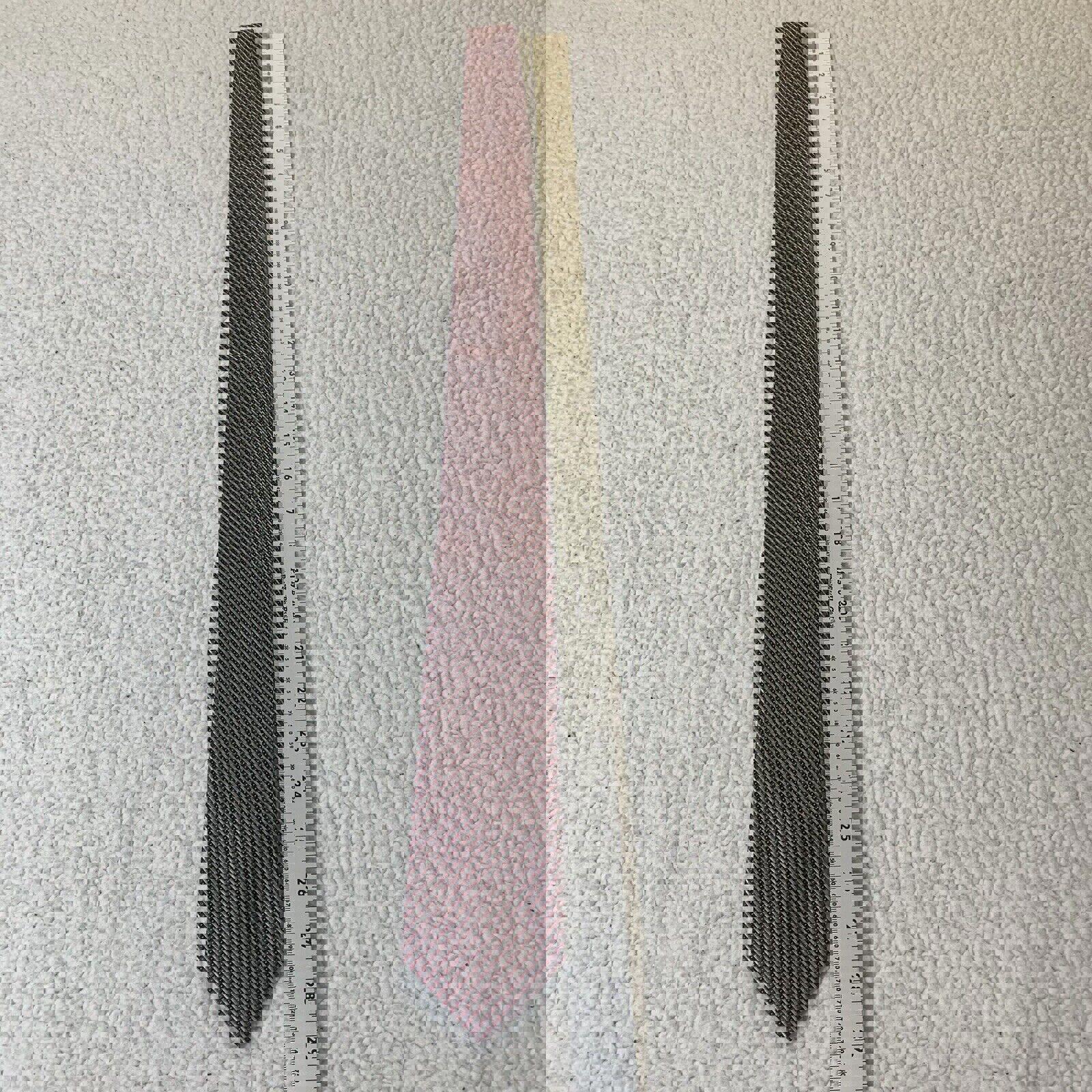 Corbata Giorgio Brutini con estampado geométrico diminuto en rojo y negro