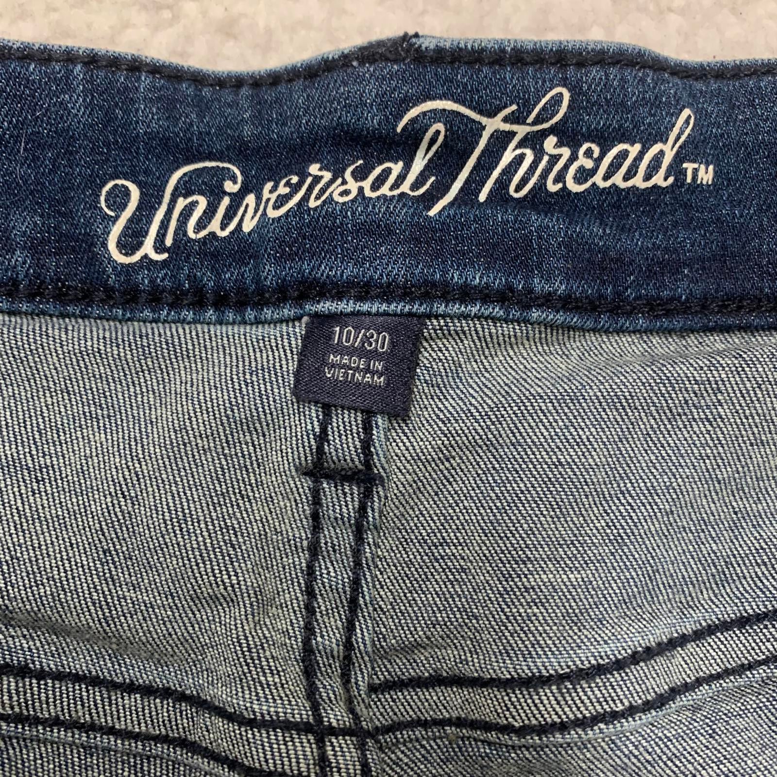 Pantalones cortos vaqueros de tiro medio azules de Universal Thread para mujer, talla 10