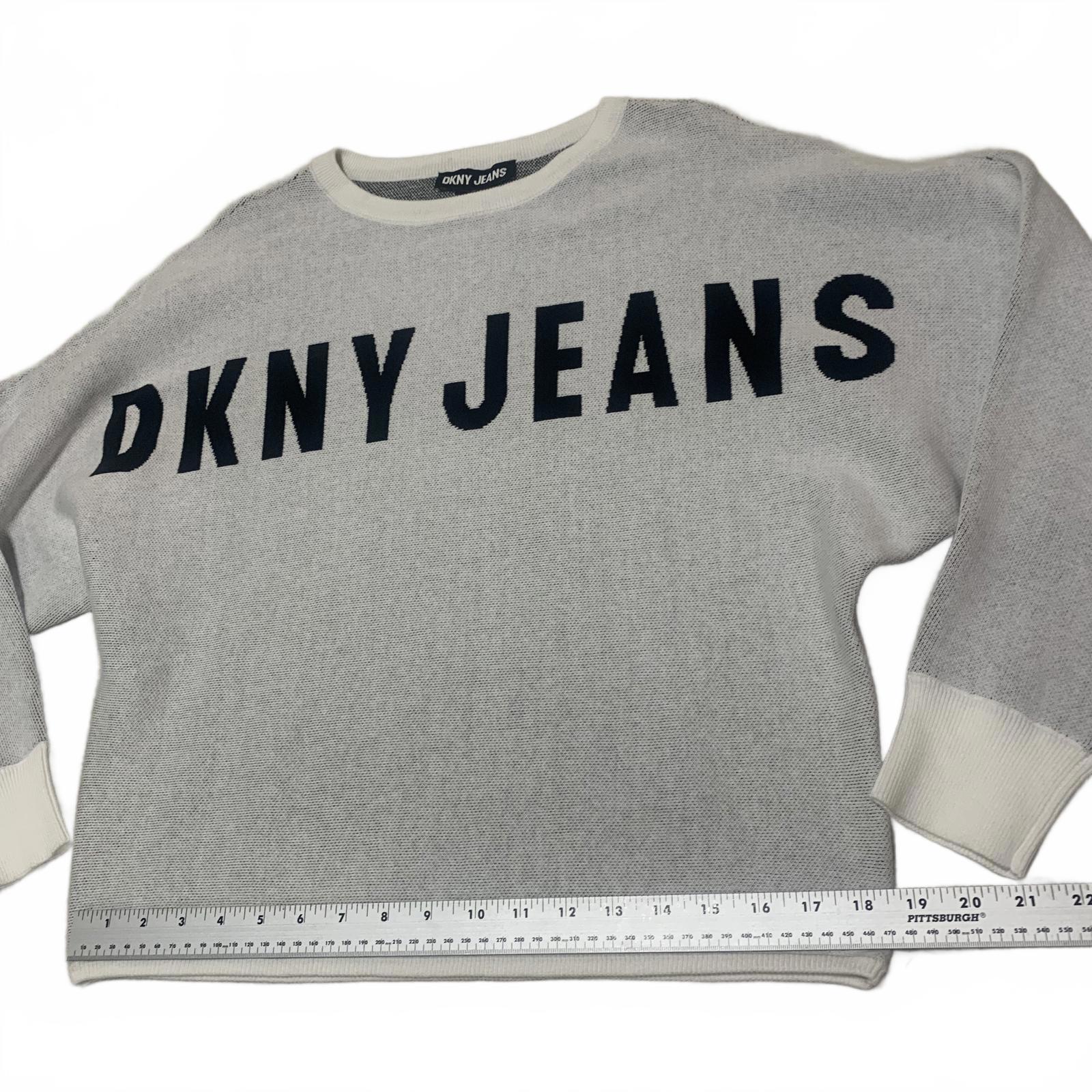 Suéter de cuello redondo gris claro con logo y mangas de mariposa para mujer, talla S, de DKNY Jeans VTG