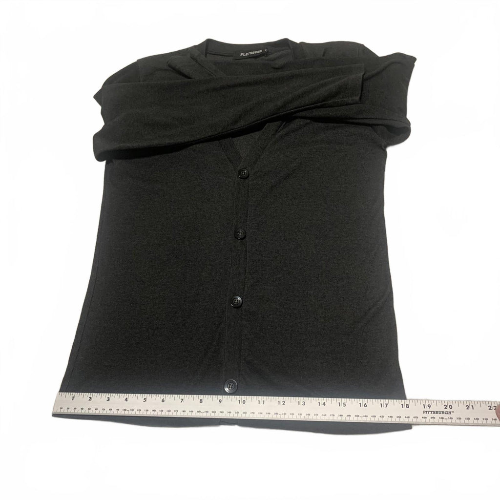 Suéter tipo cárdigan minimalista con botones en gris carbón de Flatseven para mujer, talla M