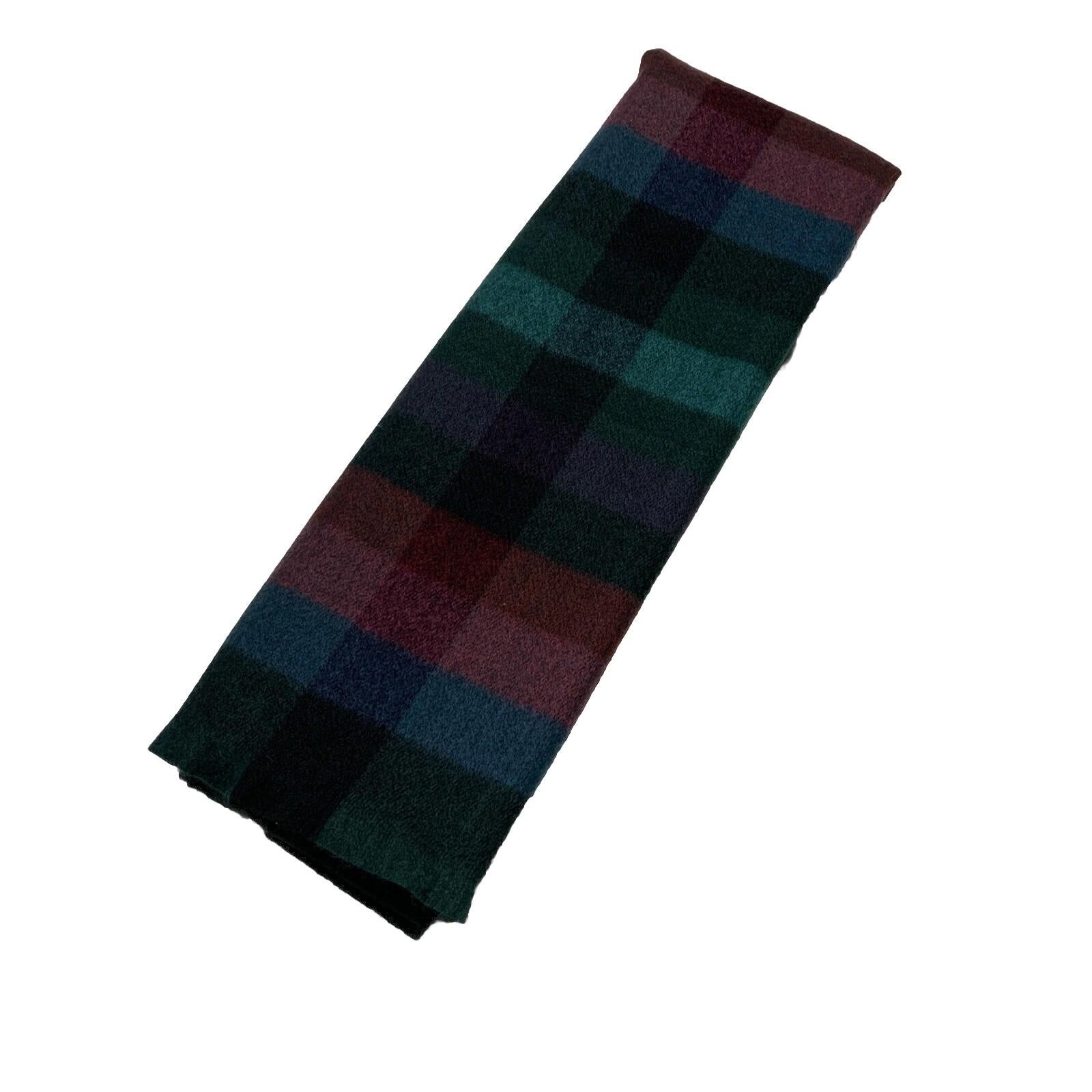 Bufanda chal manta de franela a cuadros multicolor Torrid con ribete de flecos, talla única