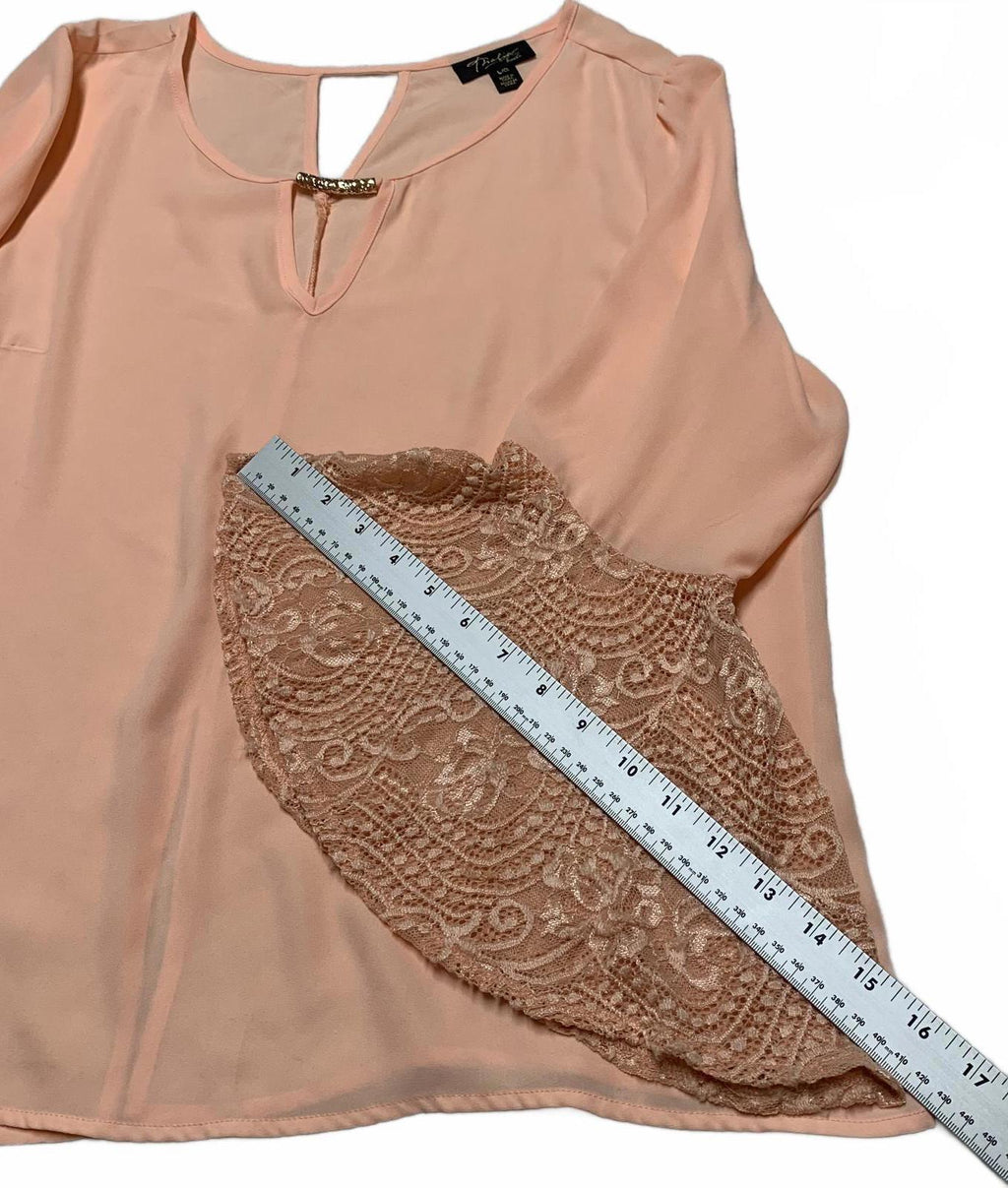 Blusa Thalia Sodi Forever 21 para mujer, talla grande, color melocotón, con mangas de encaje acampanadas
