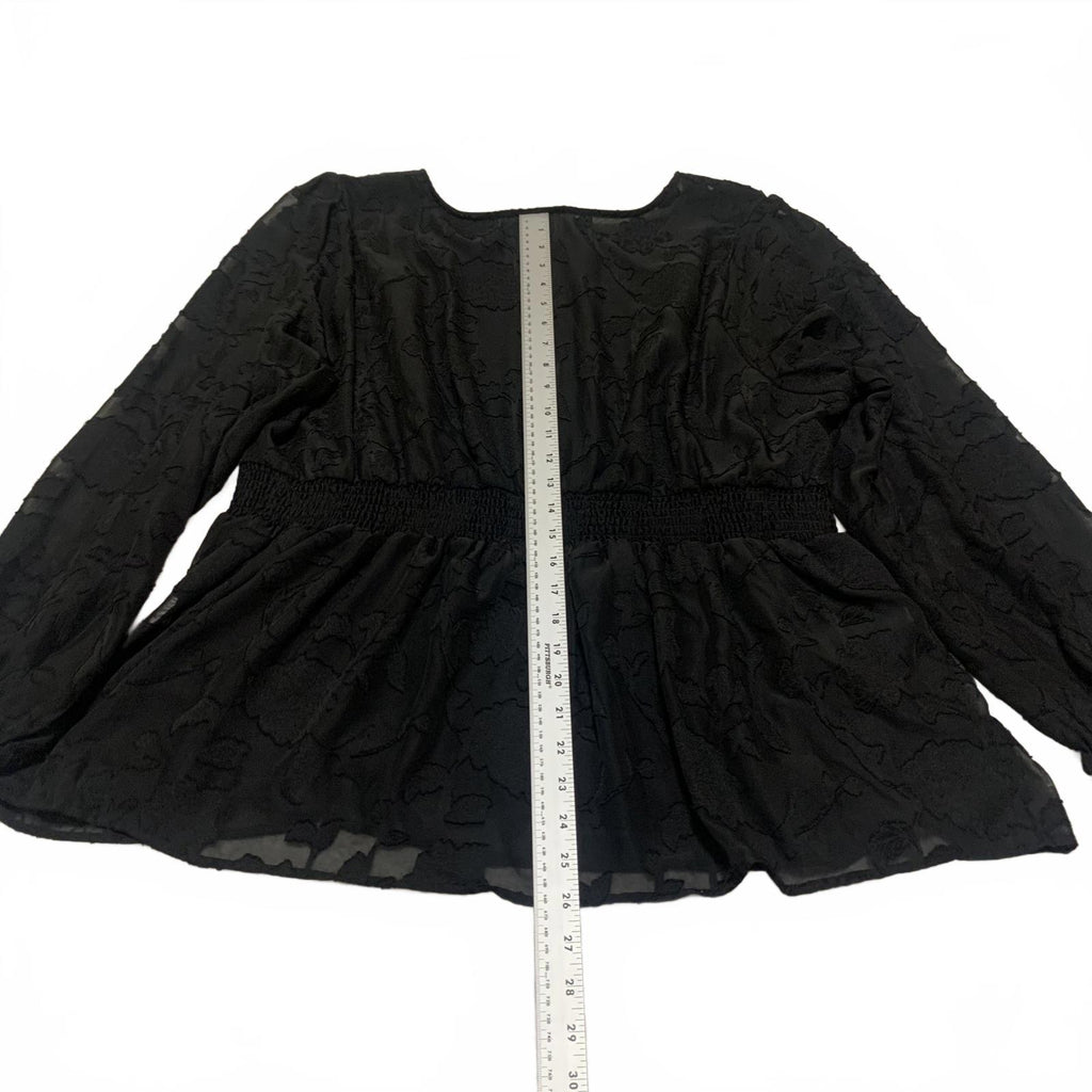 Blusa peplum de manga larga negra Torrid para mujer, talla 3, con estampado floral texturizado