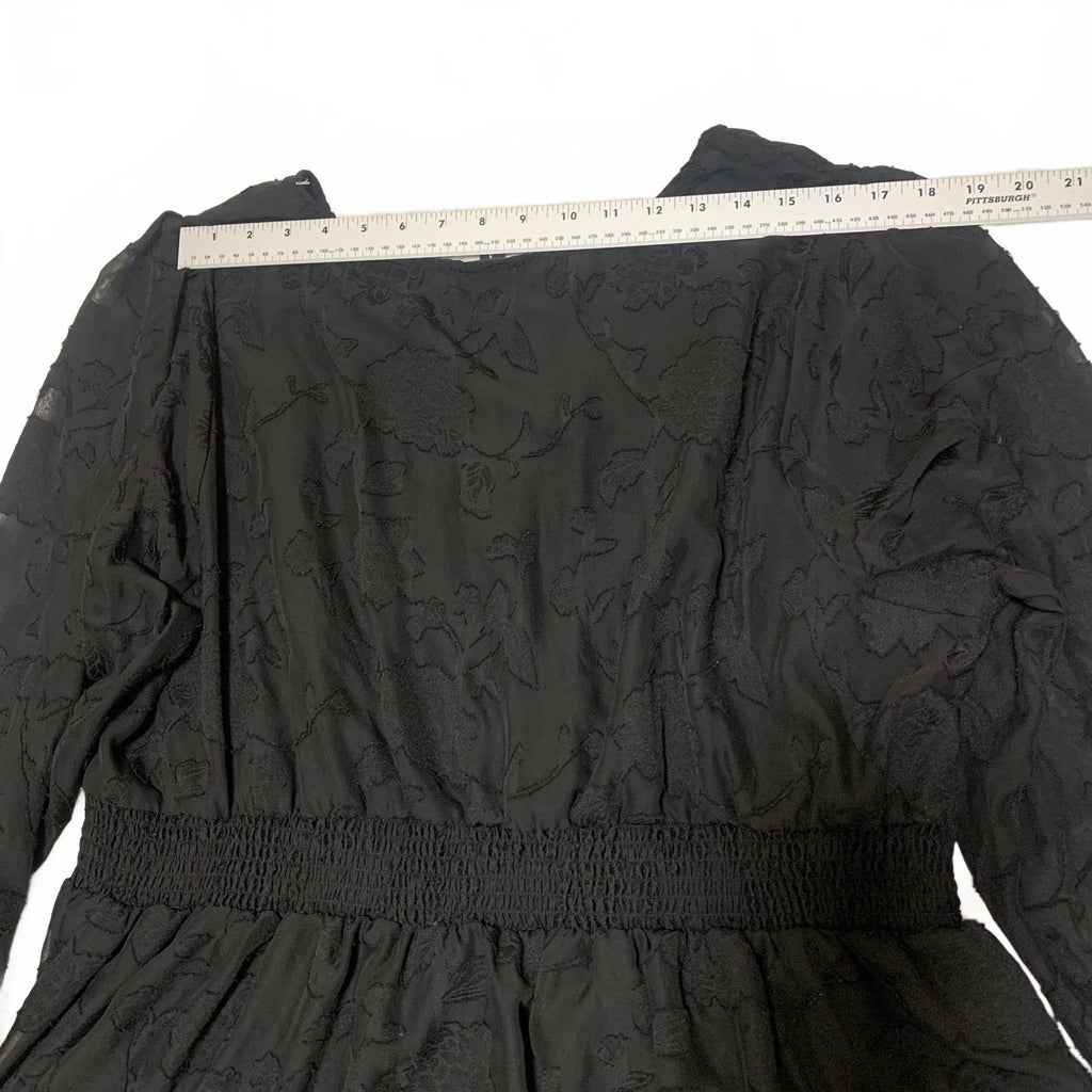 Blusa peplum de manga larga negra Torrid para mujer, talla 3, con estampado floral texturizado