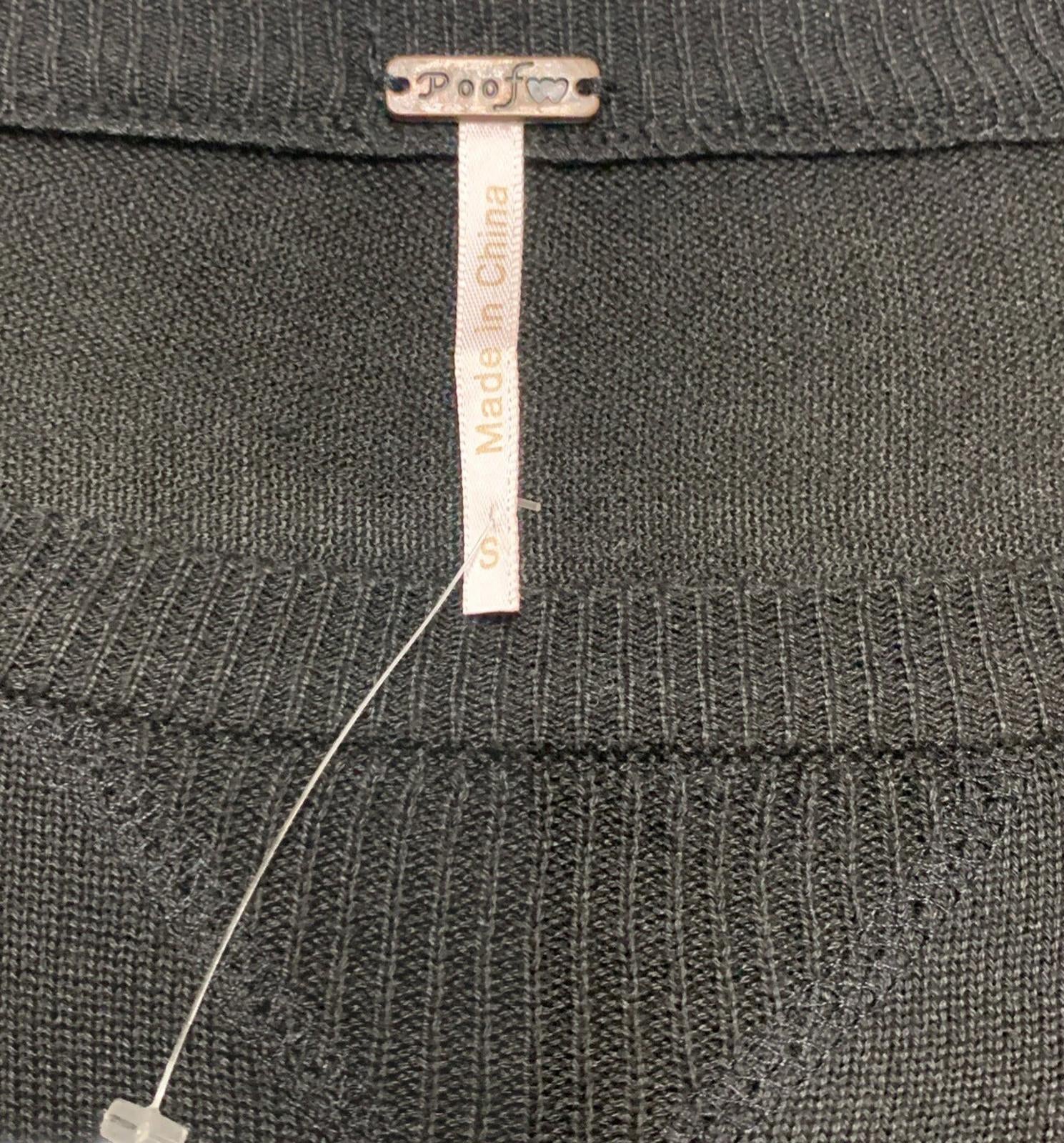 Vestido midi ajustado de punto negro pequeño de POOF Junior con ajuste elástico