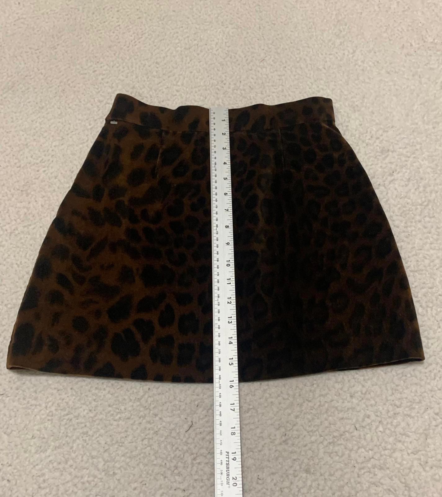 Minifalda de terciopelo con estampado de leopardo para mujer de Zara TRF, talla XS, marrón, negra, estilo retro Y2K