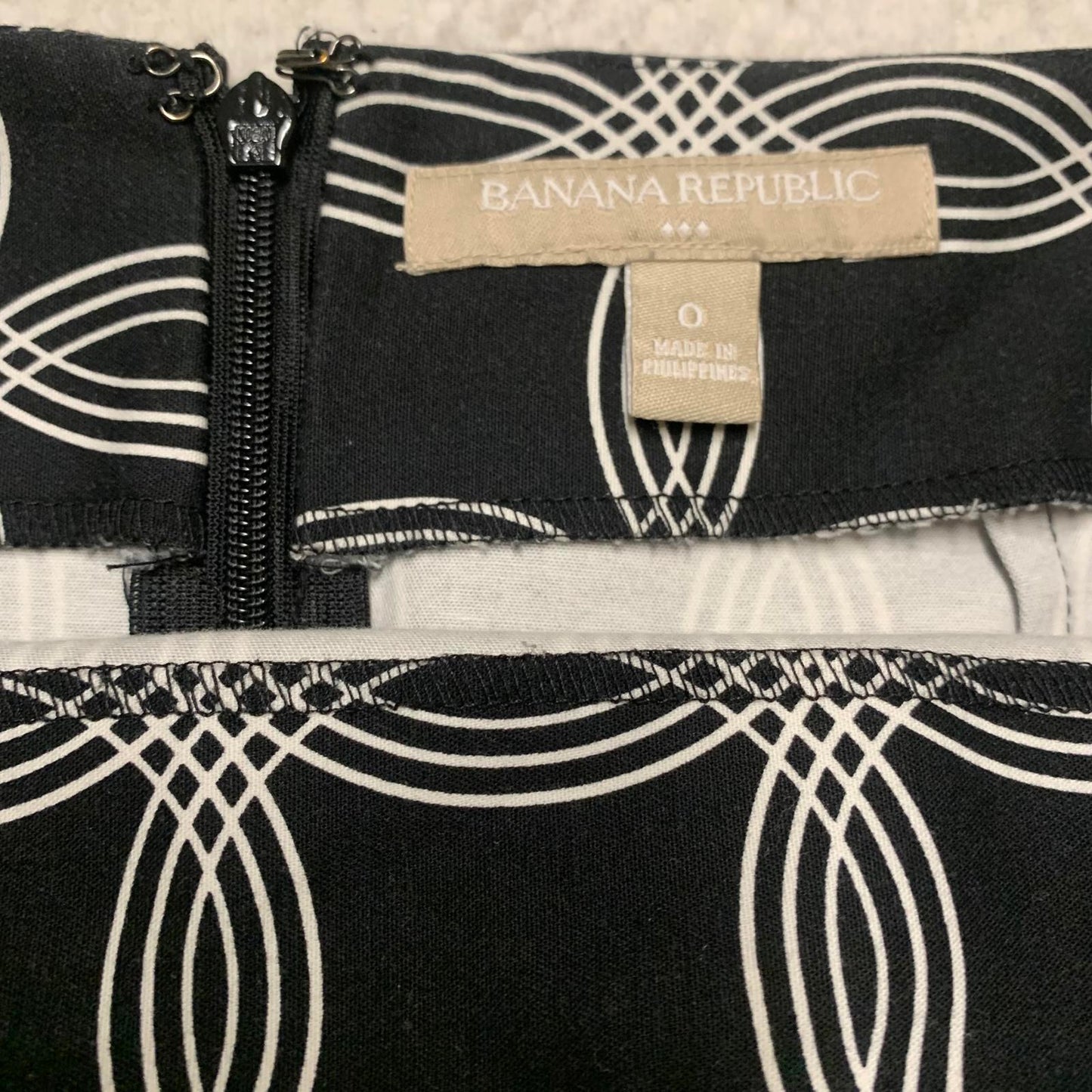 Banana Republic Womens Size 0 Black White Geometric Pattern Mini Skirt W26
