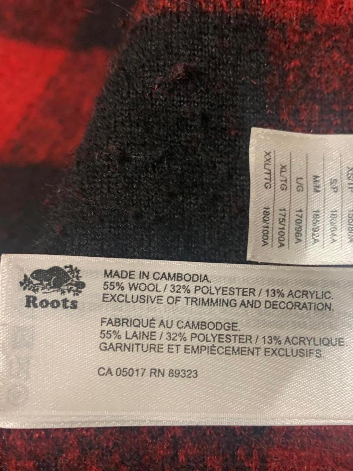 Chaqueta de forro polar con cremallera a cuadros rojos y negros Roots para hombre, talla L, estilo cálido y clásico