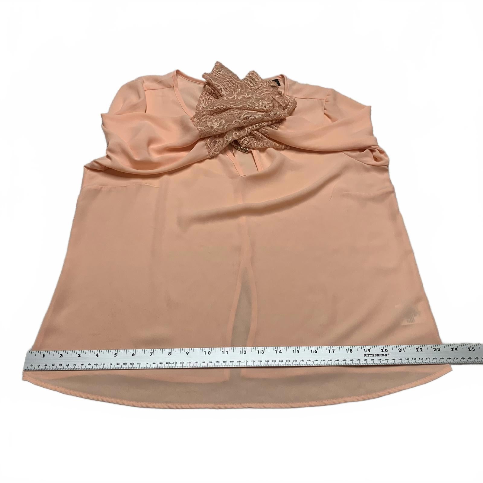 Blusa Thalia Sodi Forever 21 para mujer, talla grande, color melocotón, con mangas de encaje acampanadas