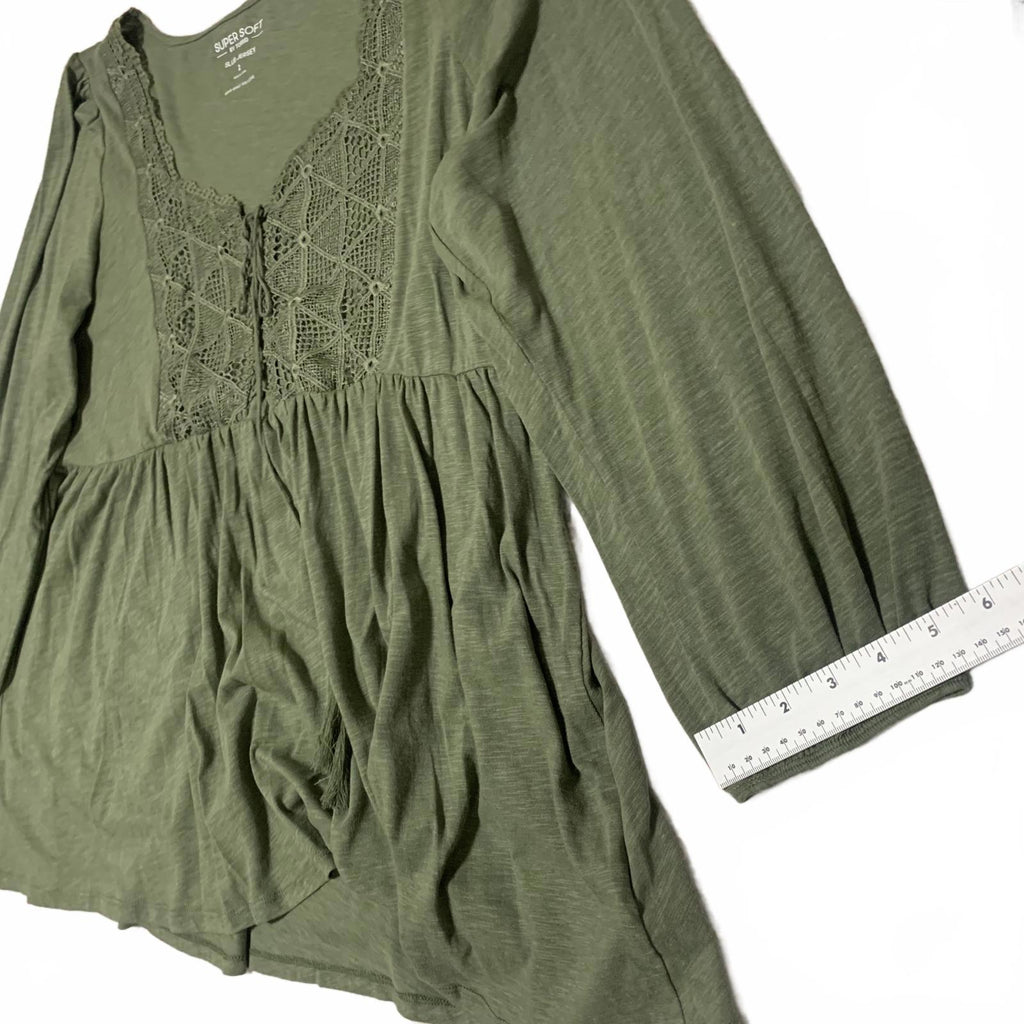 Camiseta de jersey flameado supersuave Torrid para mujer, talla 2, verde oliva