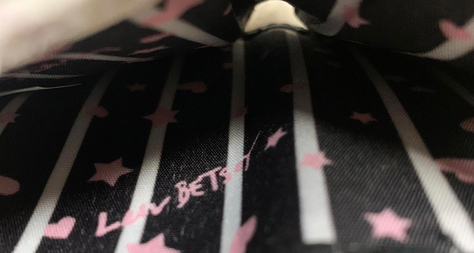 Cartera plegable con broche de 8,5 x 10 cm para niña con estampado floral blanco pastel de LB Money