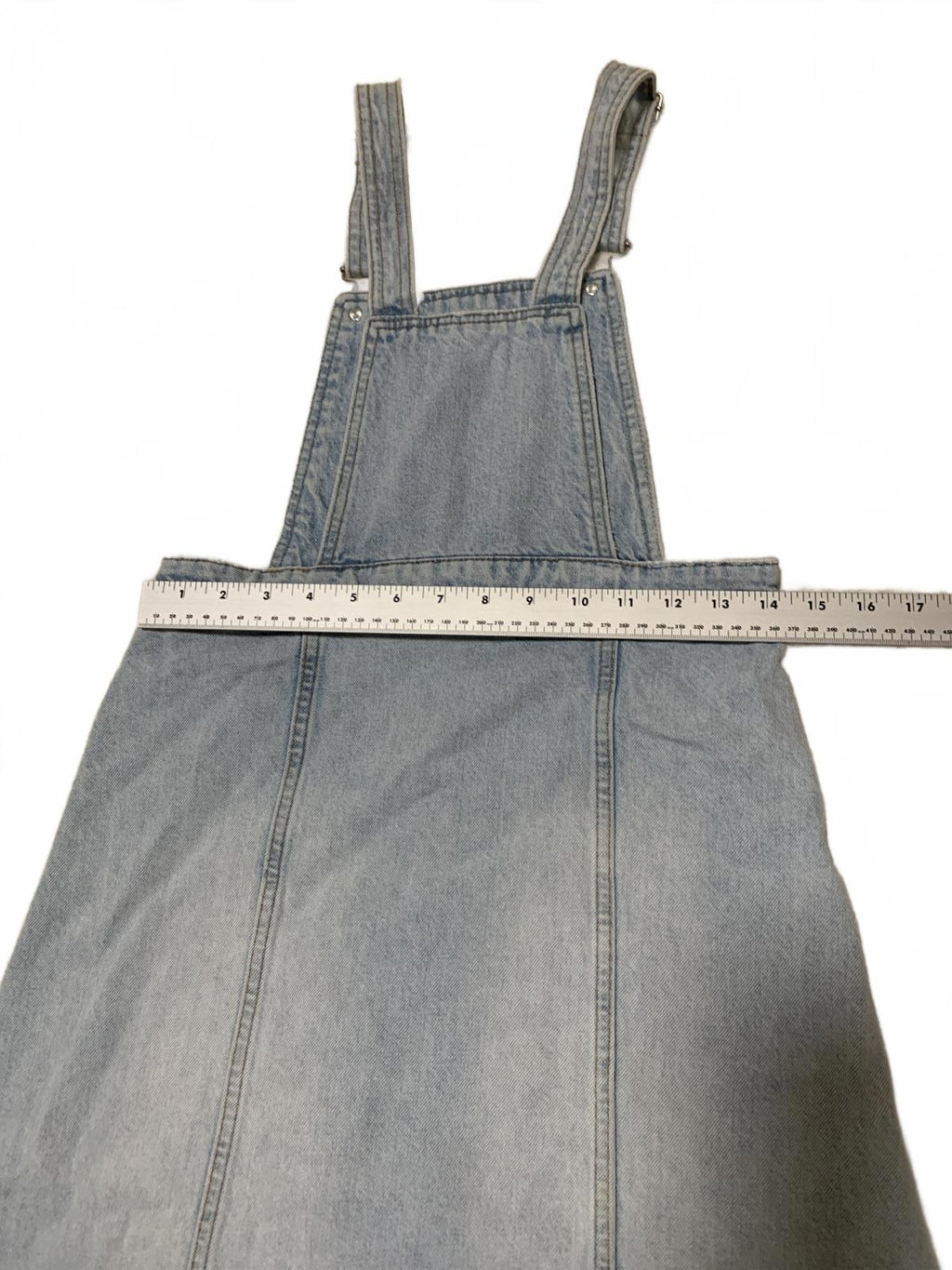 Falda vaquera desgastada con lavado claro y dobladillo deshilachado de Zara para niñas, talla 13/14