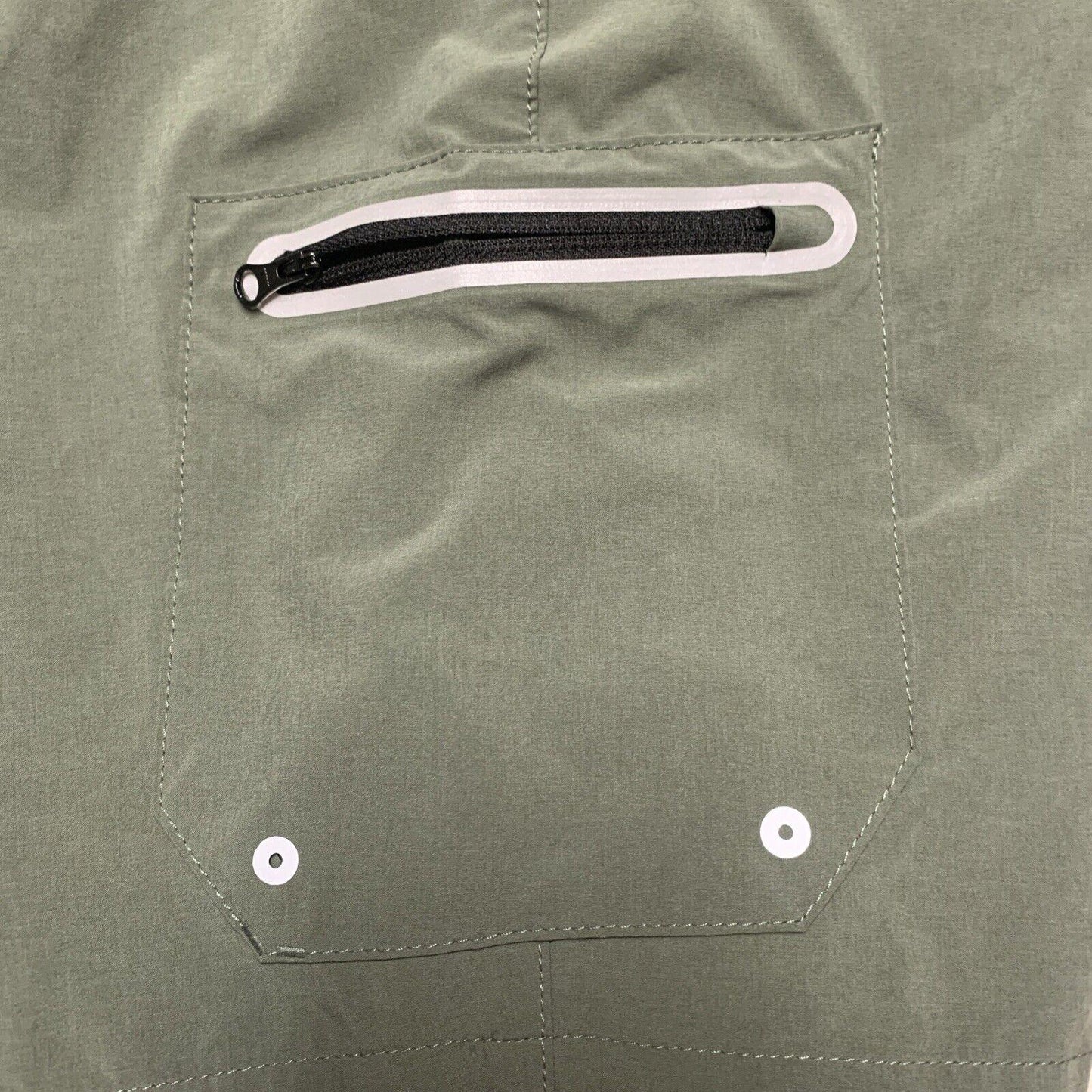 Tommy Bahama Island Zone Army Green Men's Shorts Size 34 Golf Shorts