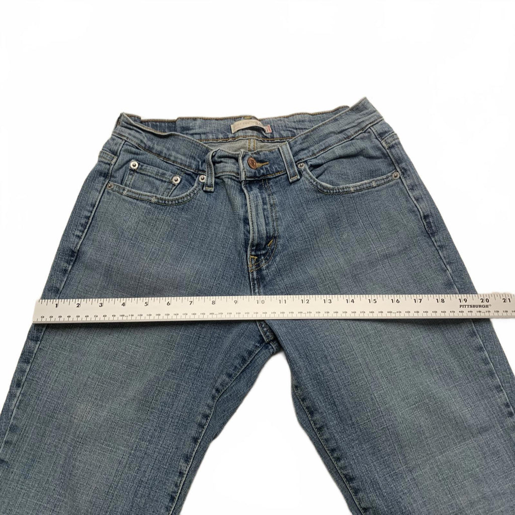 Jeans Levi's 515 Boot Cut para mujer, talla 6 L, corte de dobladillo, 25 pulgadas, azul, ancho 28 x 25 pulgadas (tamaño real)