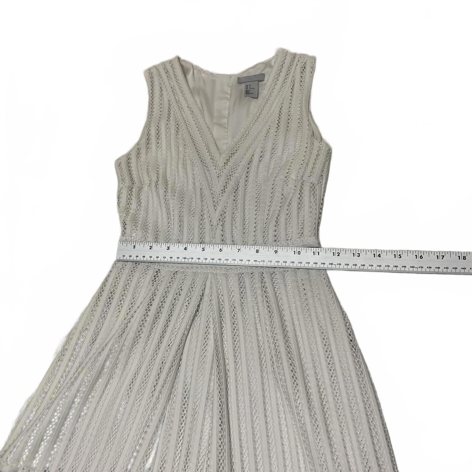 Vestido blanco sin mangas con escote en V y largo hasta la rodilla con estampado texturizado de H&amp;M para mujer, talla 2