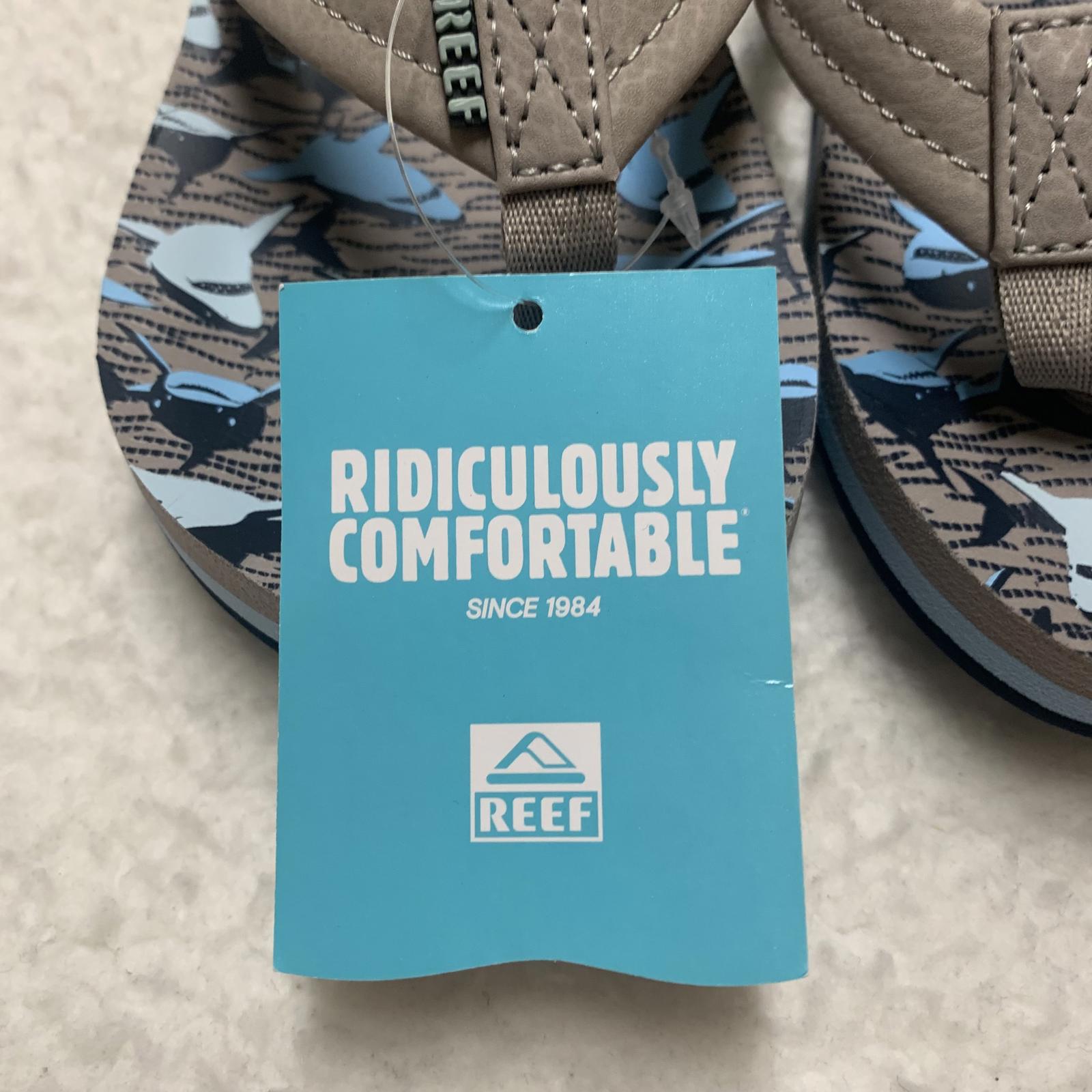 Chanclas Reef Kids Ahi talla 3 color canela con diseño de tiburones, divertidas y elegantes