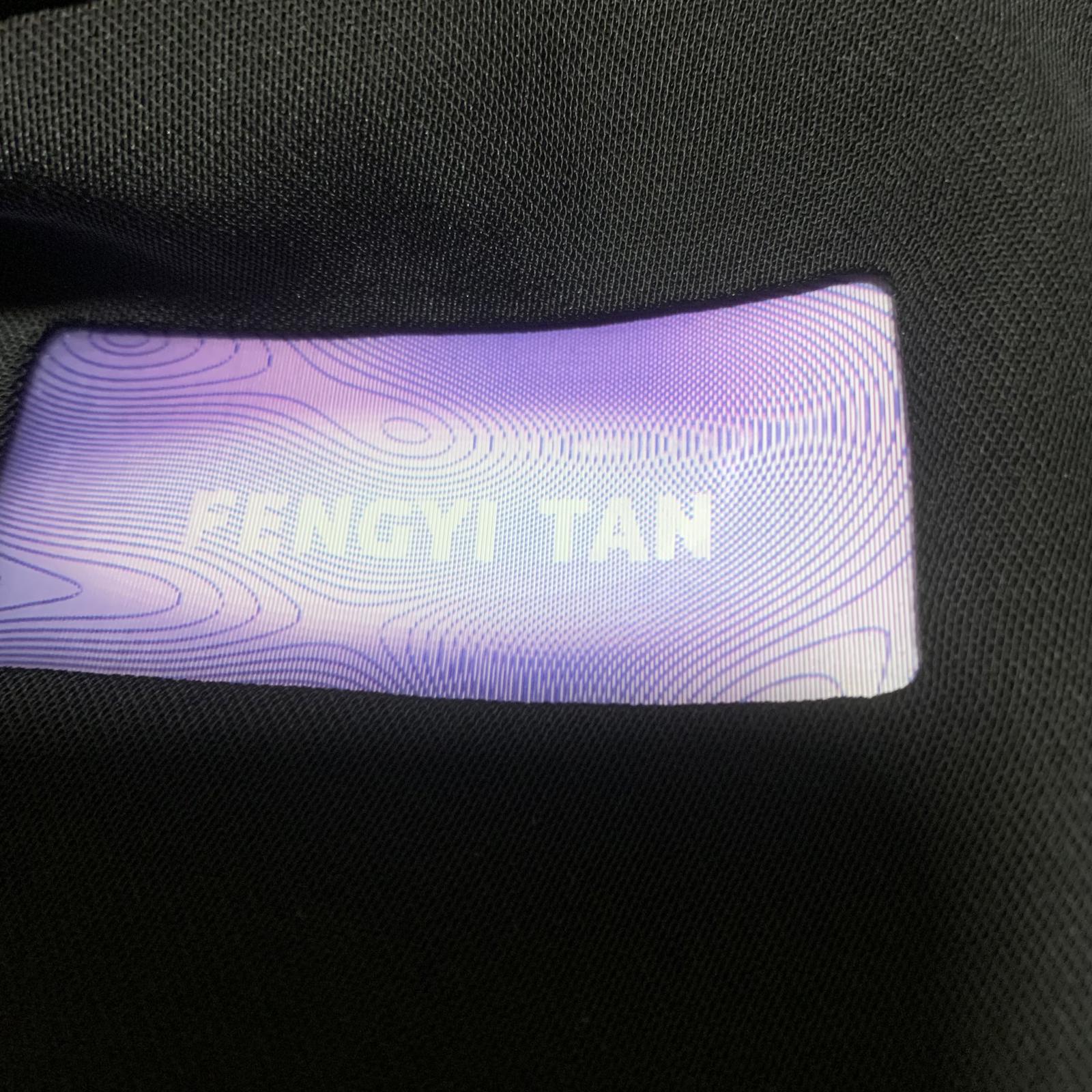 Blazer negro Fengyi Tan para mujer, talla mediana, con superposición azul transparente