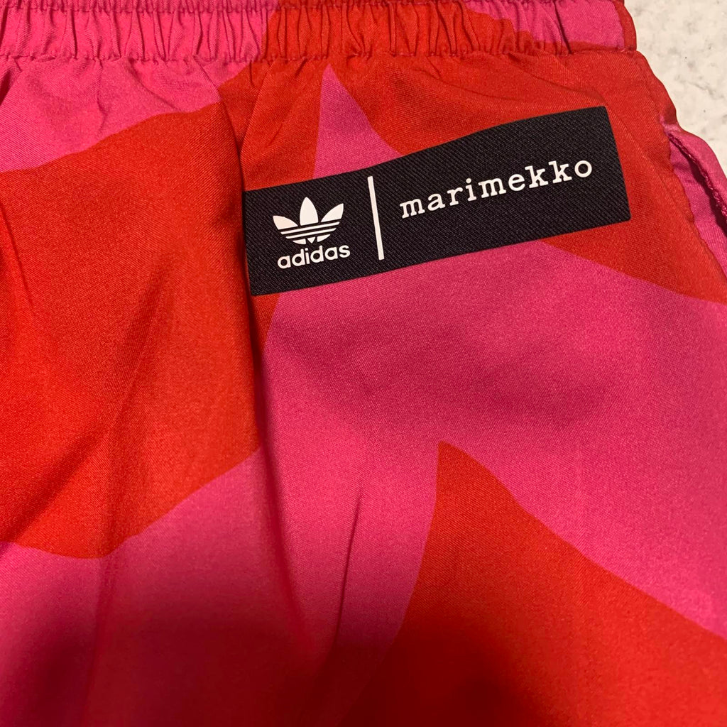Pantalones deportivos Adidas Marimekko Primegreen para mujer, talla 8-10, color rojo fucsia