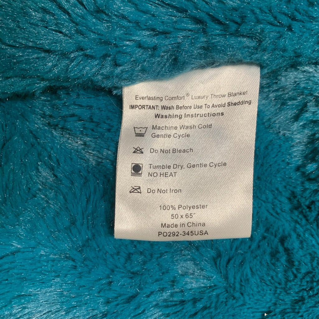 Manta de piel sintética de lujo Everlasting Comfort de 50” x 65”, suave y esponjosa, de doble cara