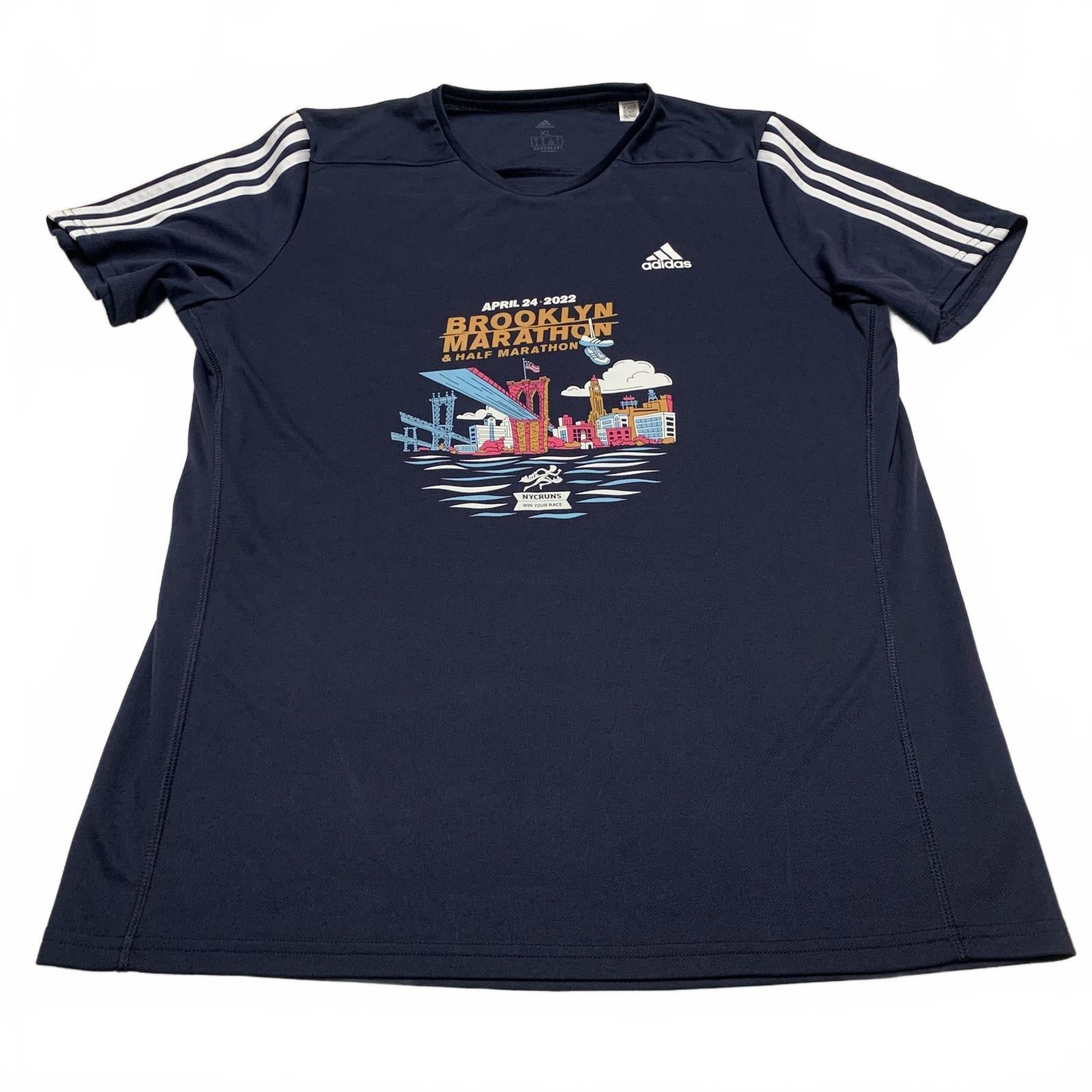 Camiseta Adidas Aeroready para el Maratón de Brooklyn 2022 (talla XL), color azul marino