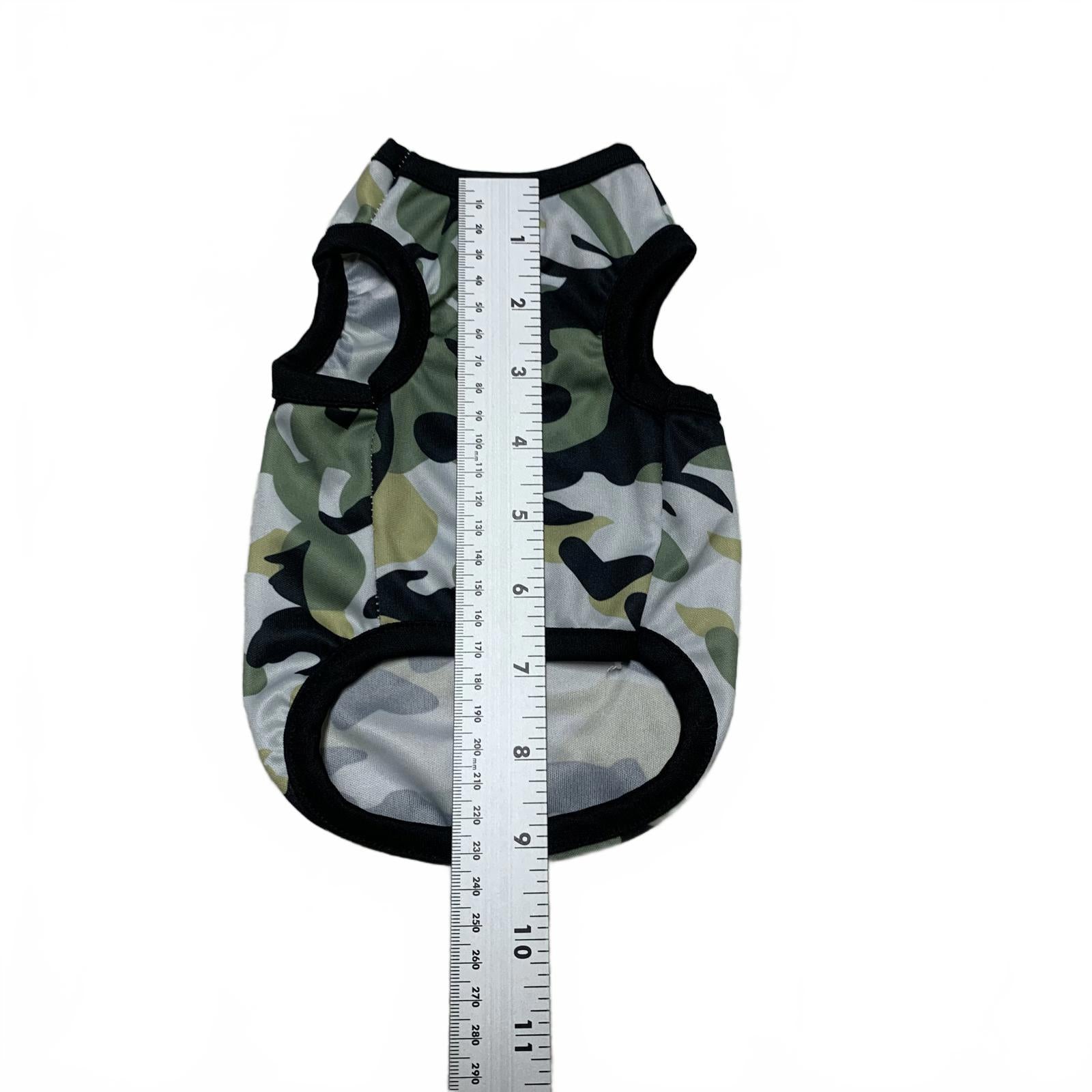 Paquete de dos camisetas para perros pequeñas, negras, de seguridad y camuflaje