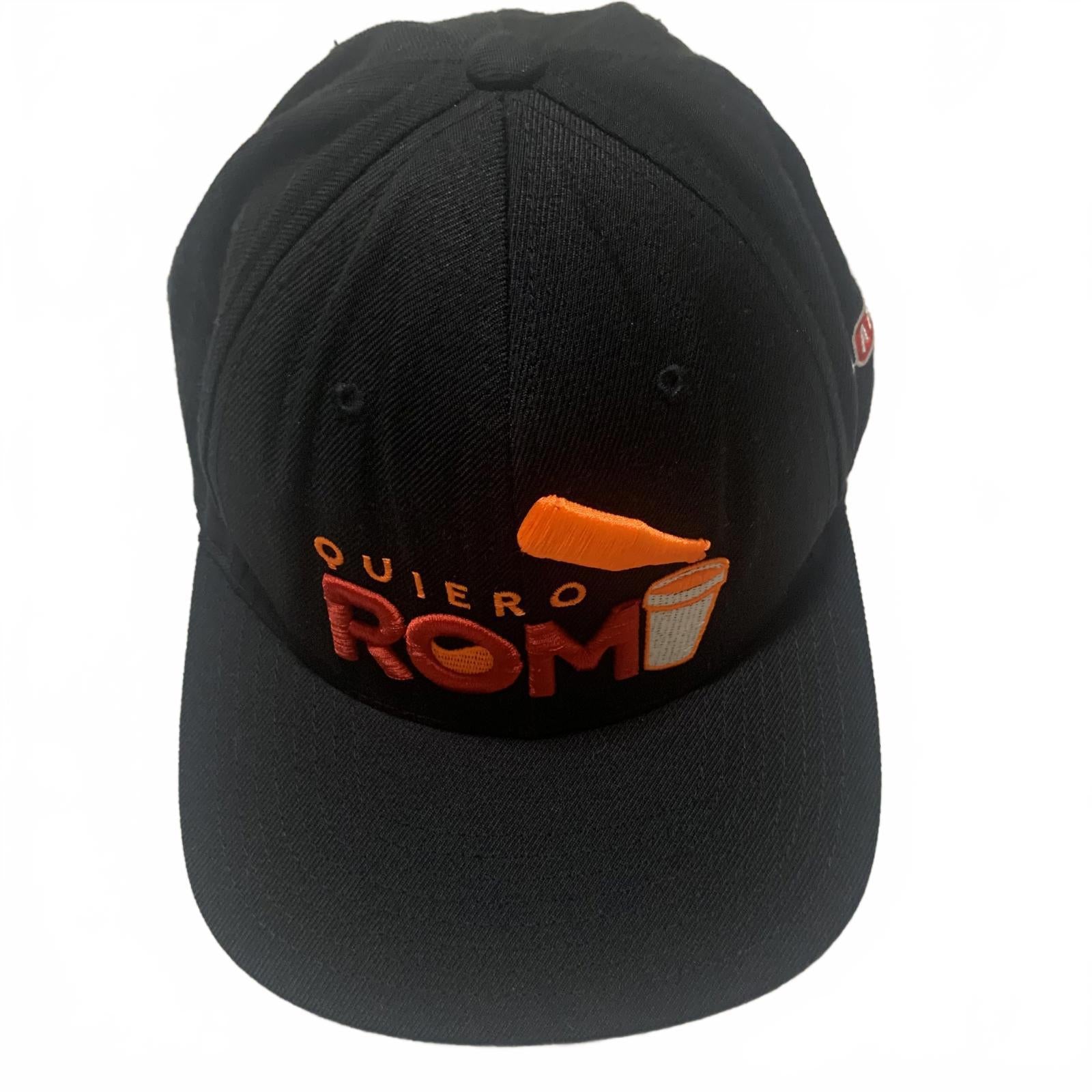 Gorra de béisbol clásica negra con cierre a presión y bordado naranja "Quiero Romi"