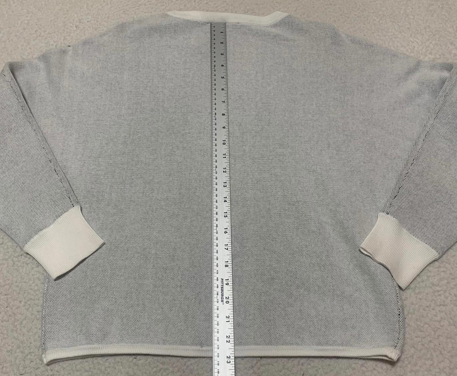 Suéter de cuello redondo gris claro con logo y mangas de mariposa para mujer, talla S, de DKNY Jeans VTG