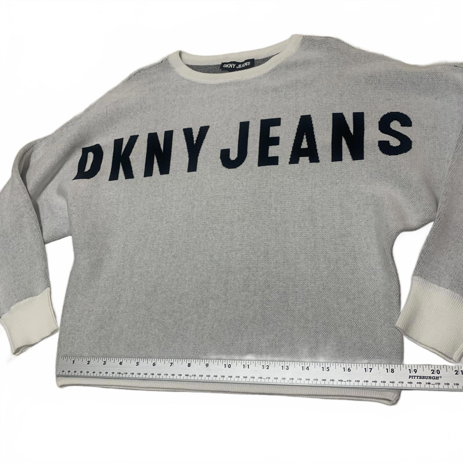 Suéter de cuello redondo gris claro con logo y mangas de mariposa para mujer, talla S, de DKNY Jeans VTG