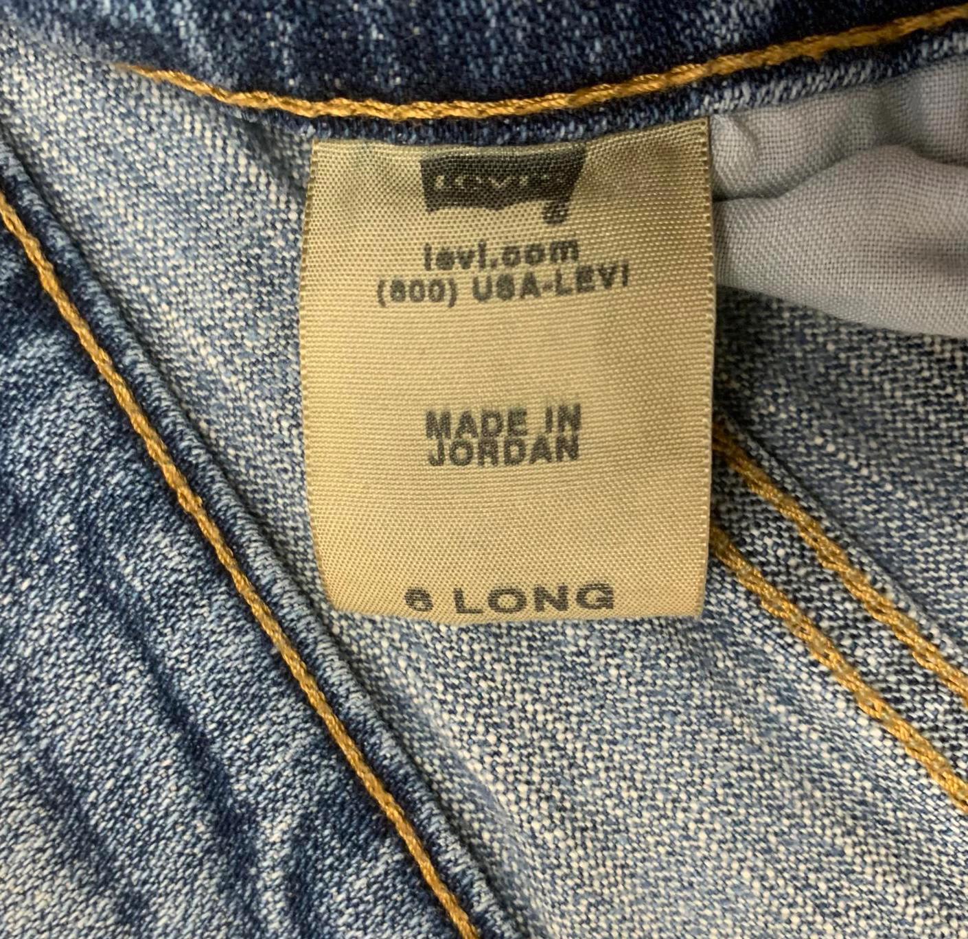 Jeans Levi's 515 Boot Cut para mujer, talla 6 L, corte de dobladillo, 25 pulgadas, azul, ancho 28 x 25 pulgadas (tamaño real)