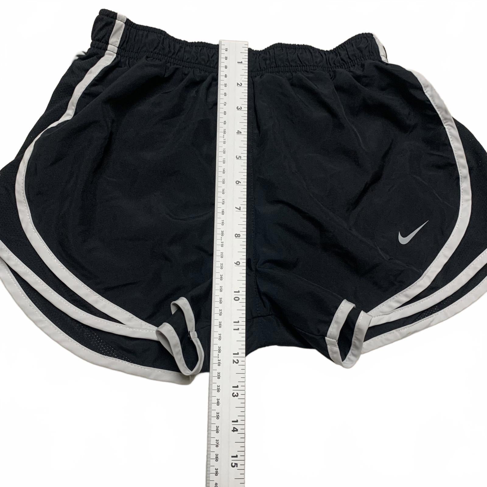 Pantalones cortos de running Nike Dri Fit para mujer, talla pequeña, ribete blanco y negro