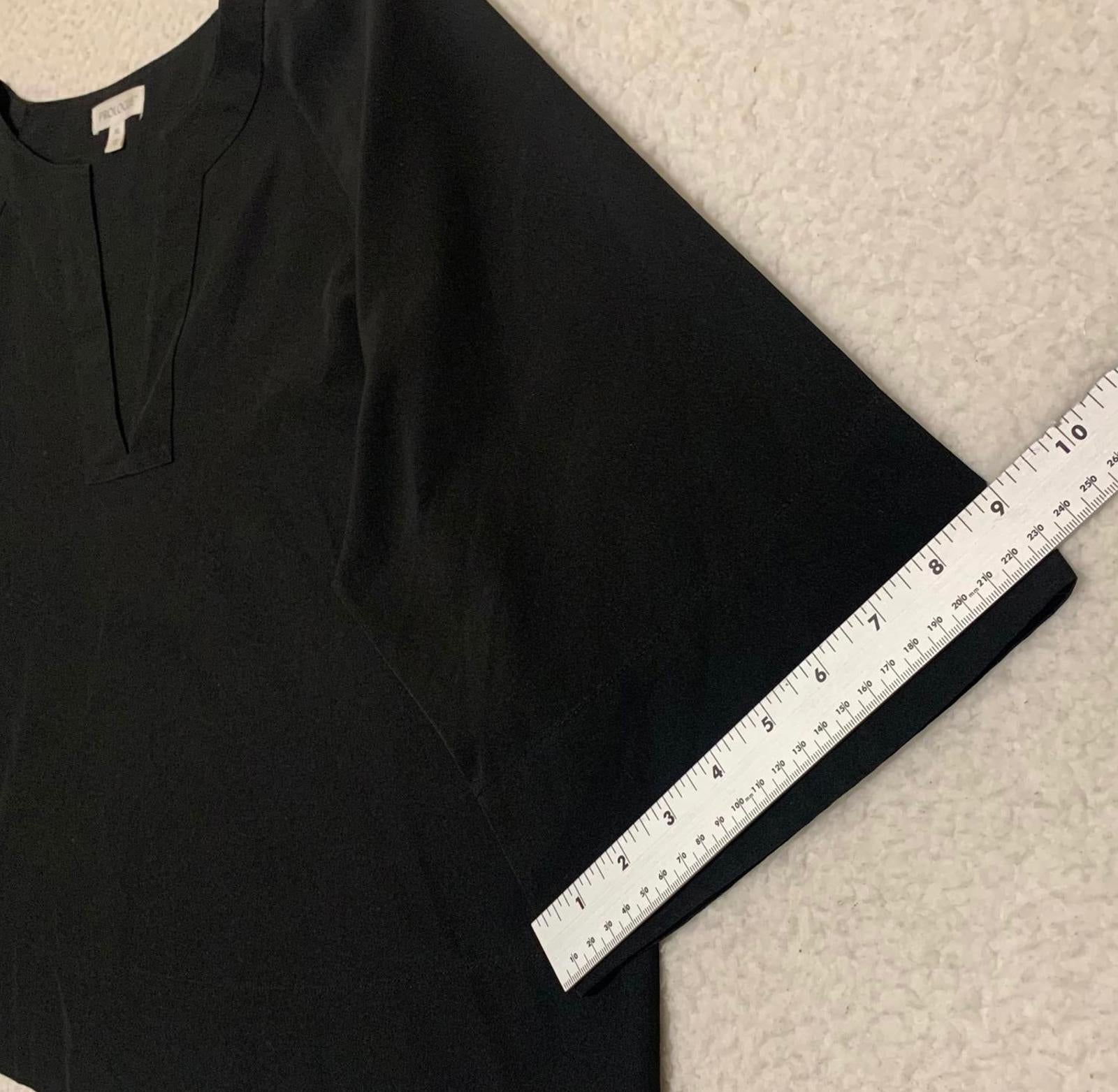 Top corto minimalista de gran tamaño con cuello en V negro para mujer, talla extragrande, de Prologue